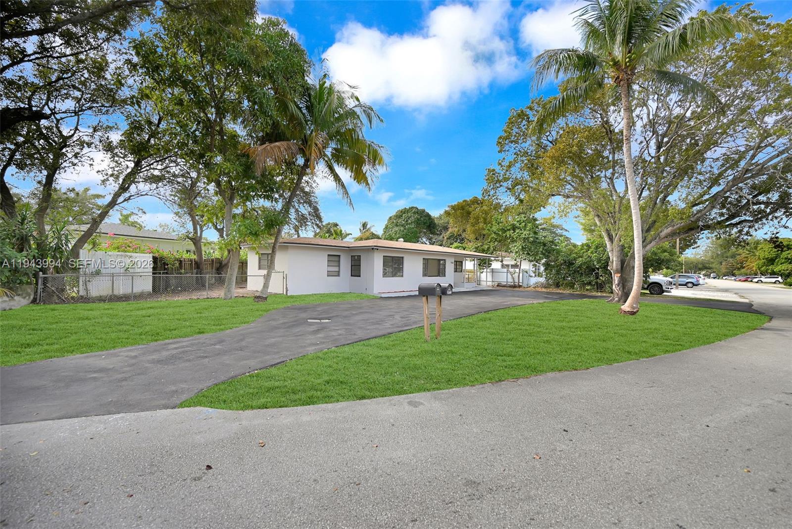 BISCAYNE COURT - Residential Income