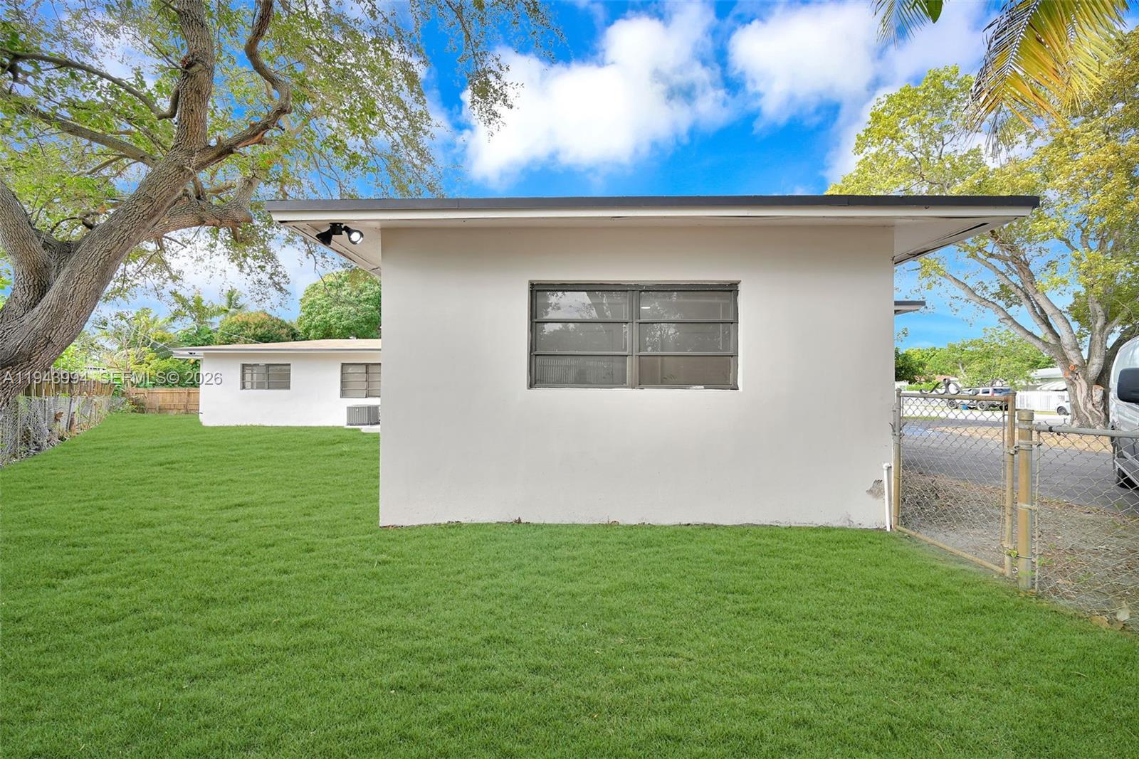 BISCAYNE COURT - Residential Income