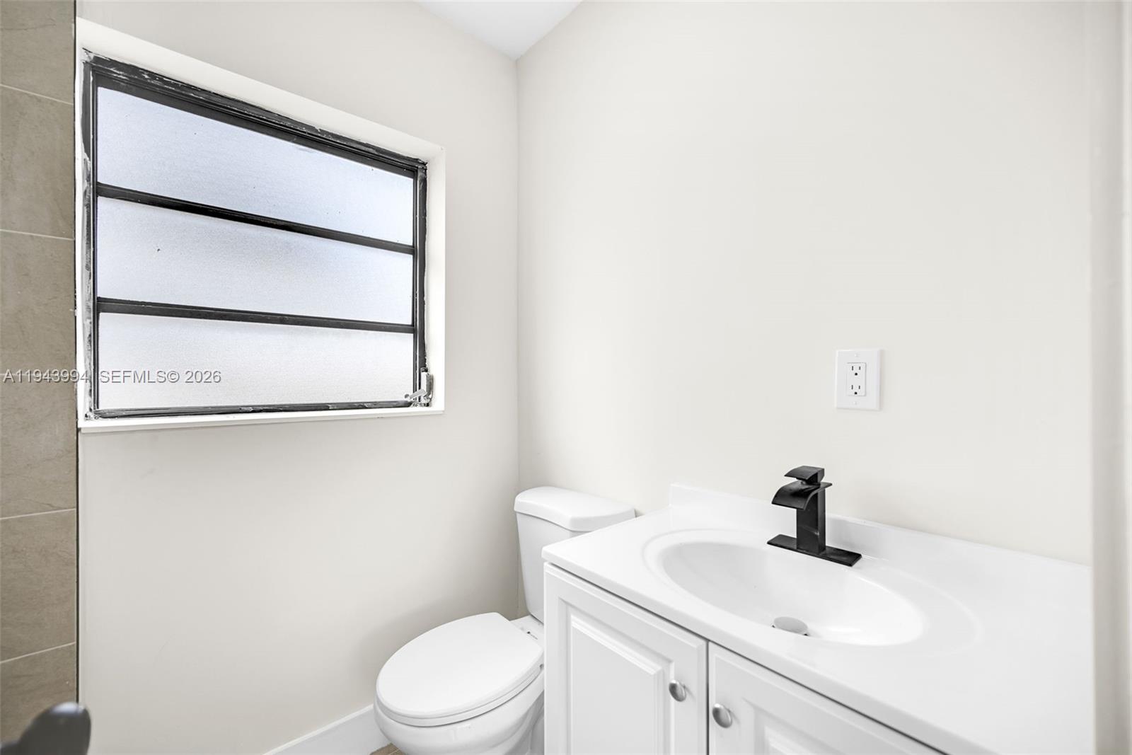 BISCAYNE COURT - Residential Income