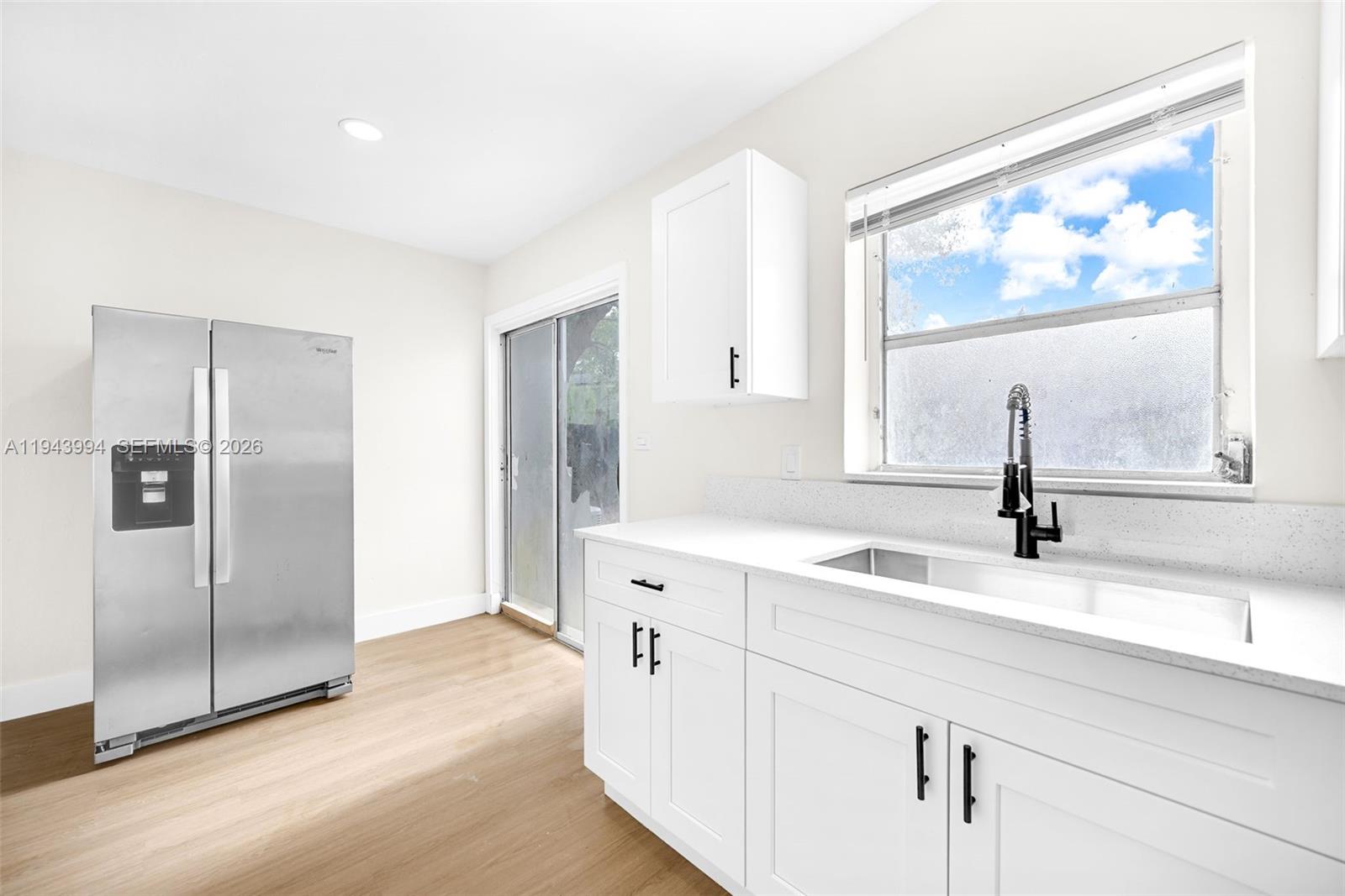 BISCAYNE COURT - Residential Income