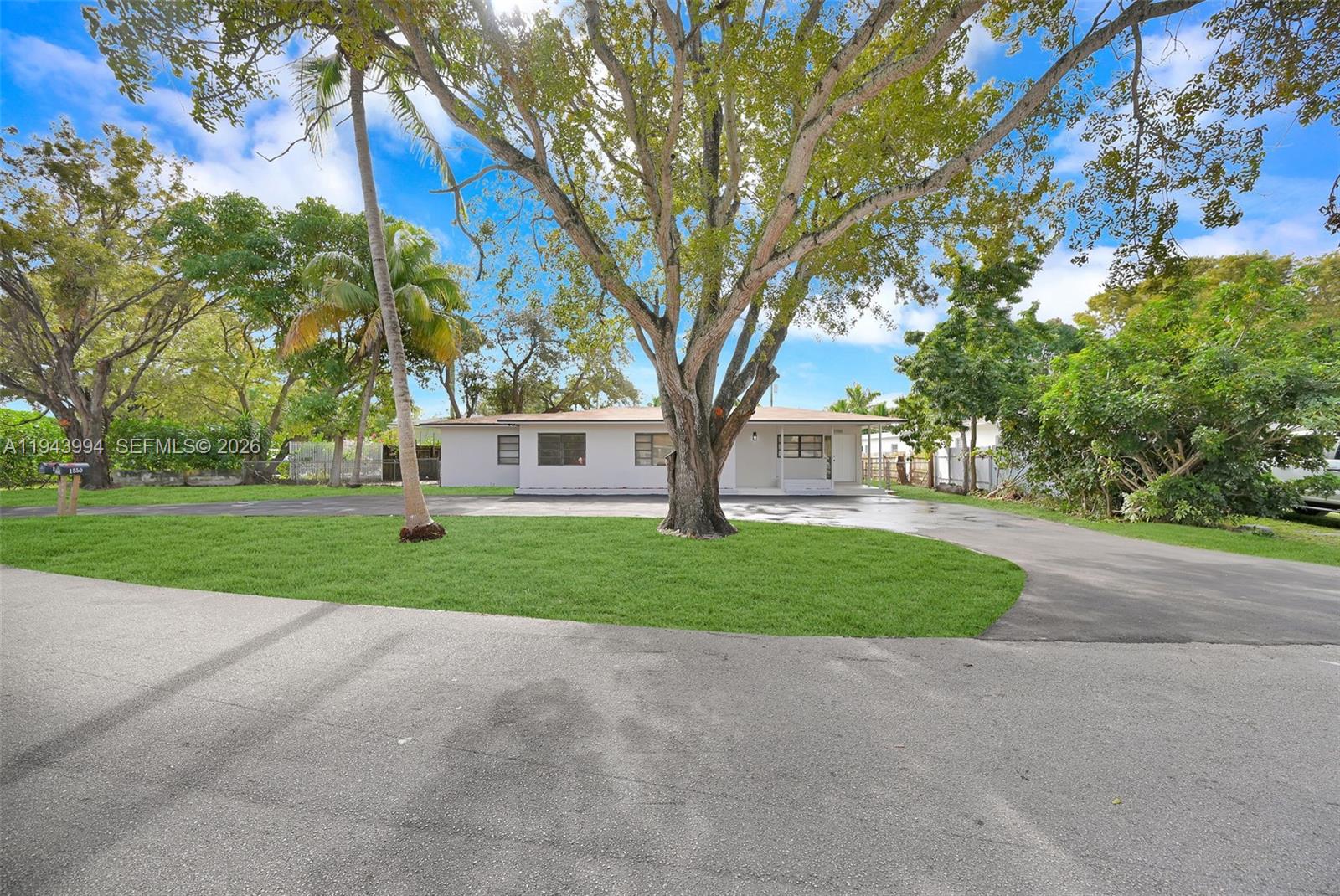 BISCAYNE COURT - Residential Income