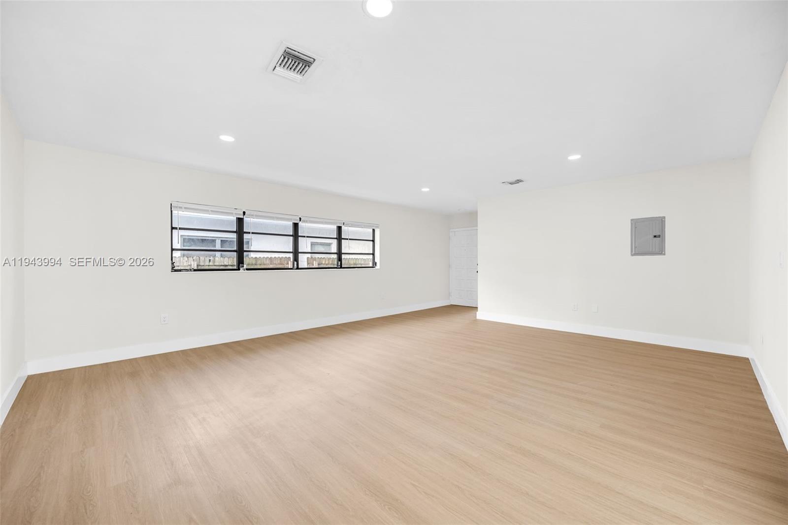 BISCAYNE COURT - Residential Income