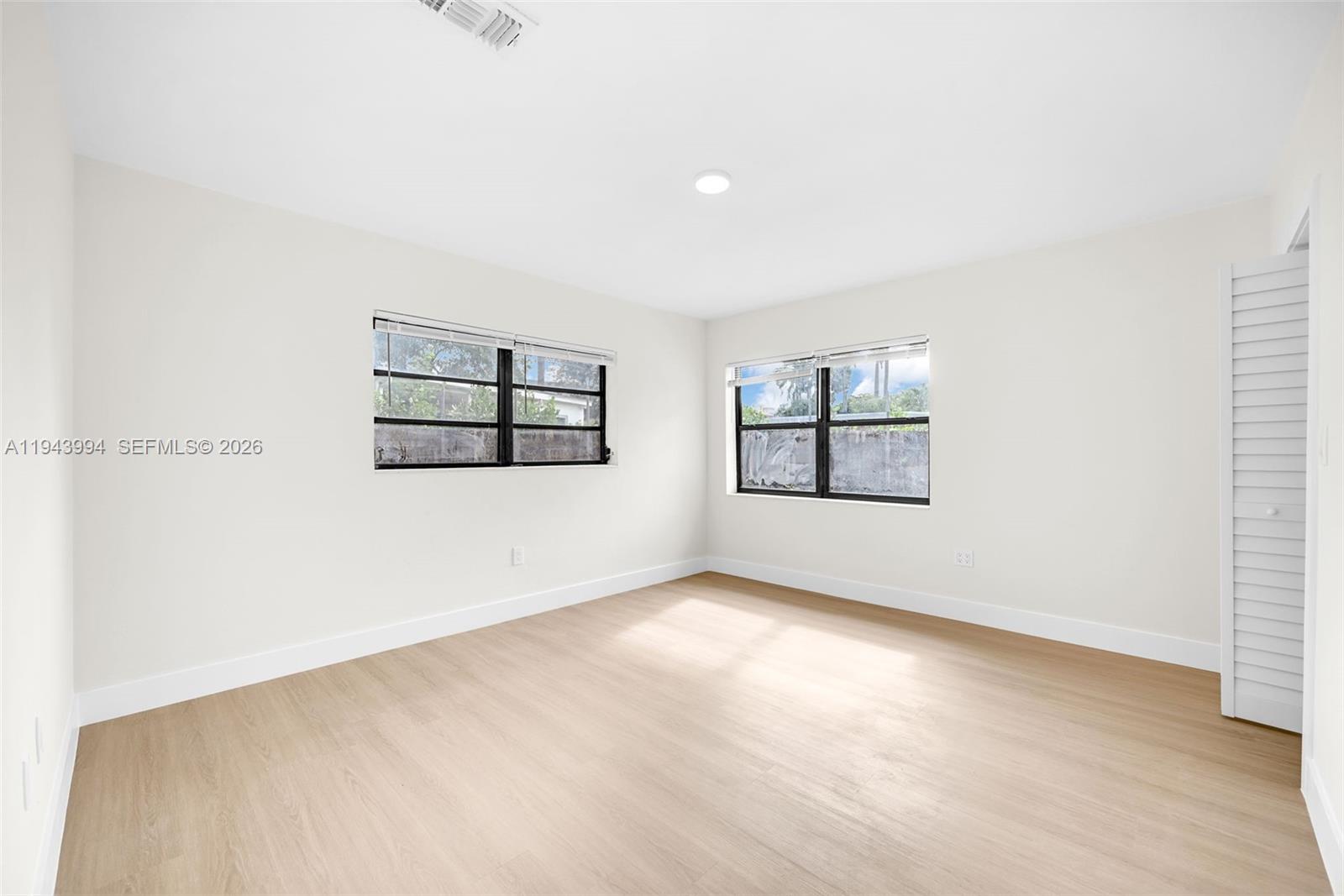 BISCAYNE COURT - Residential Income