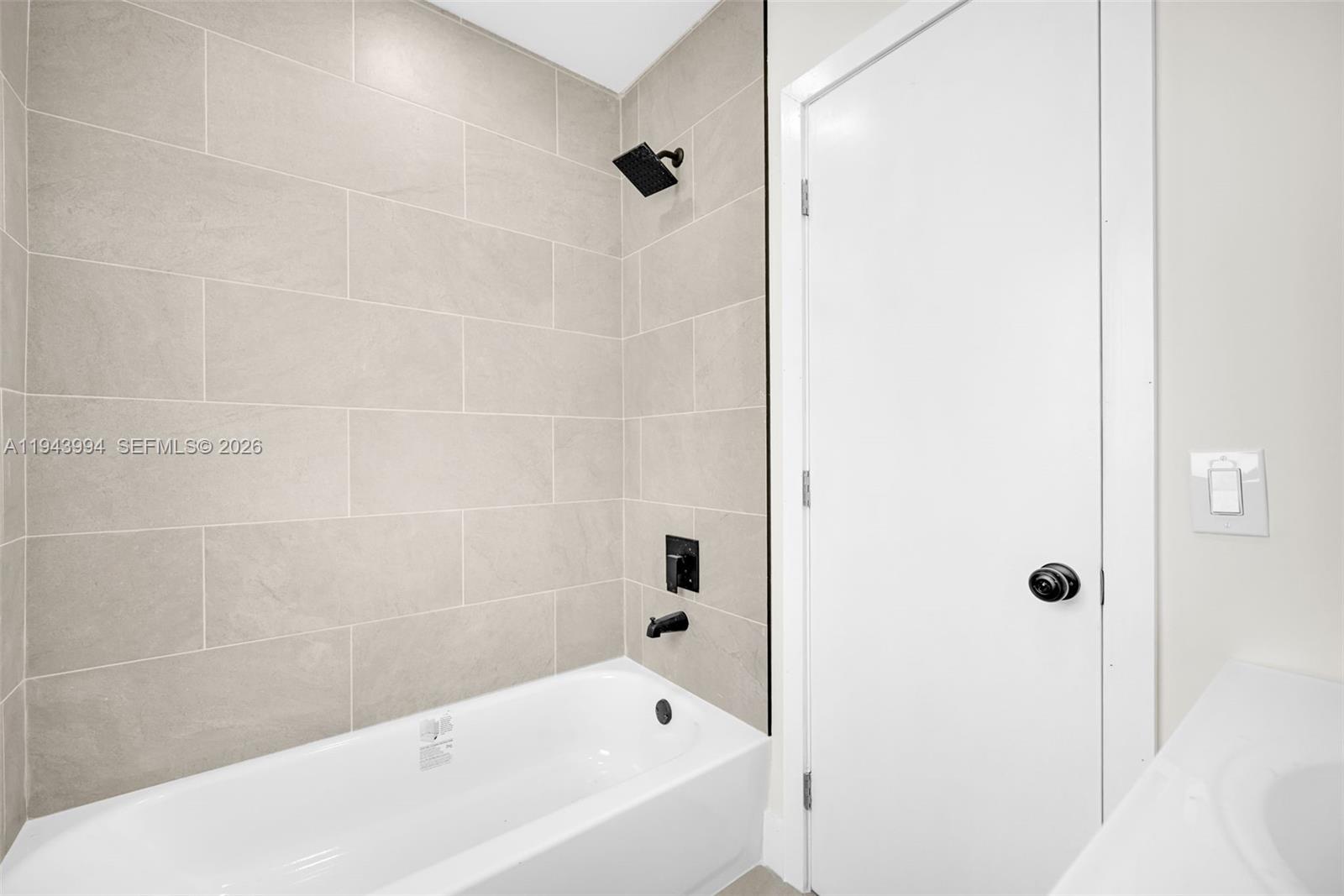 BISCAYNE COURT - Residential Income