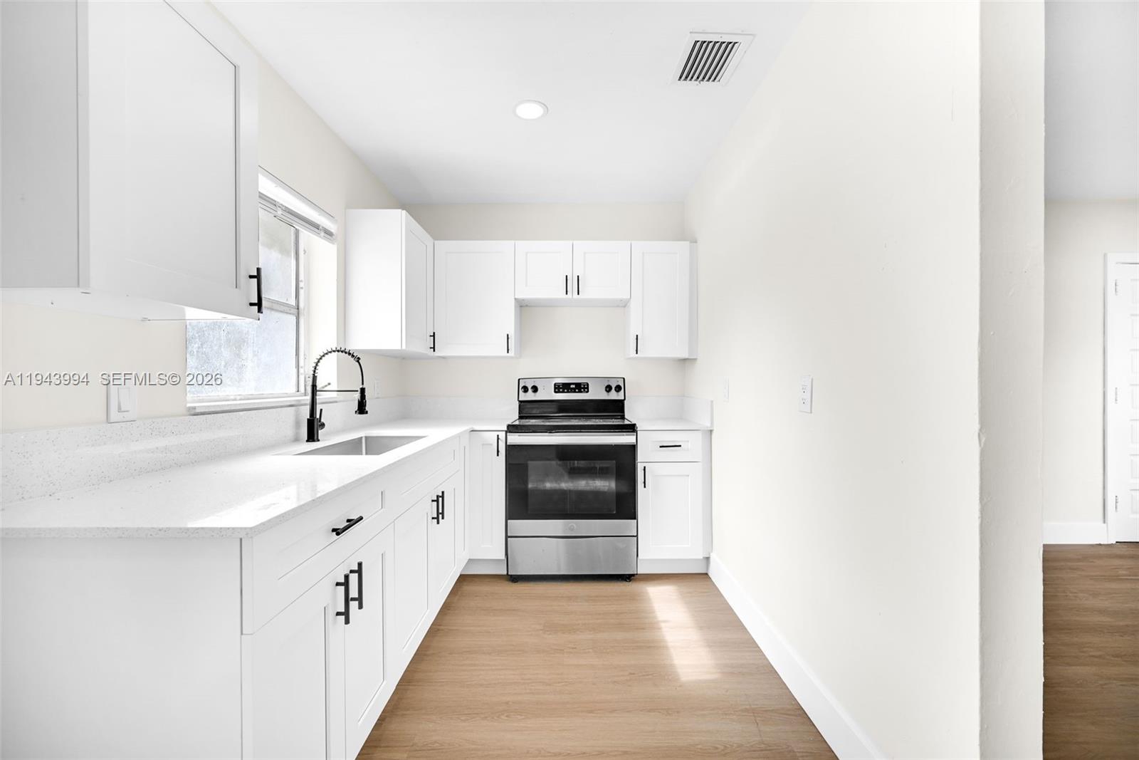 BISCAYNE COURT - Residential Income