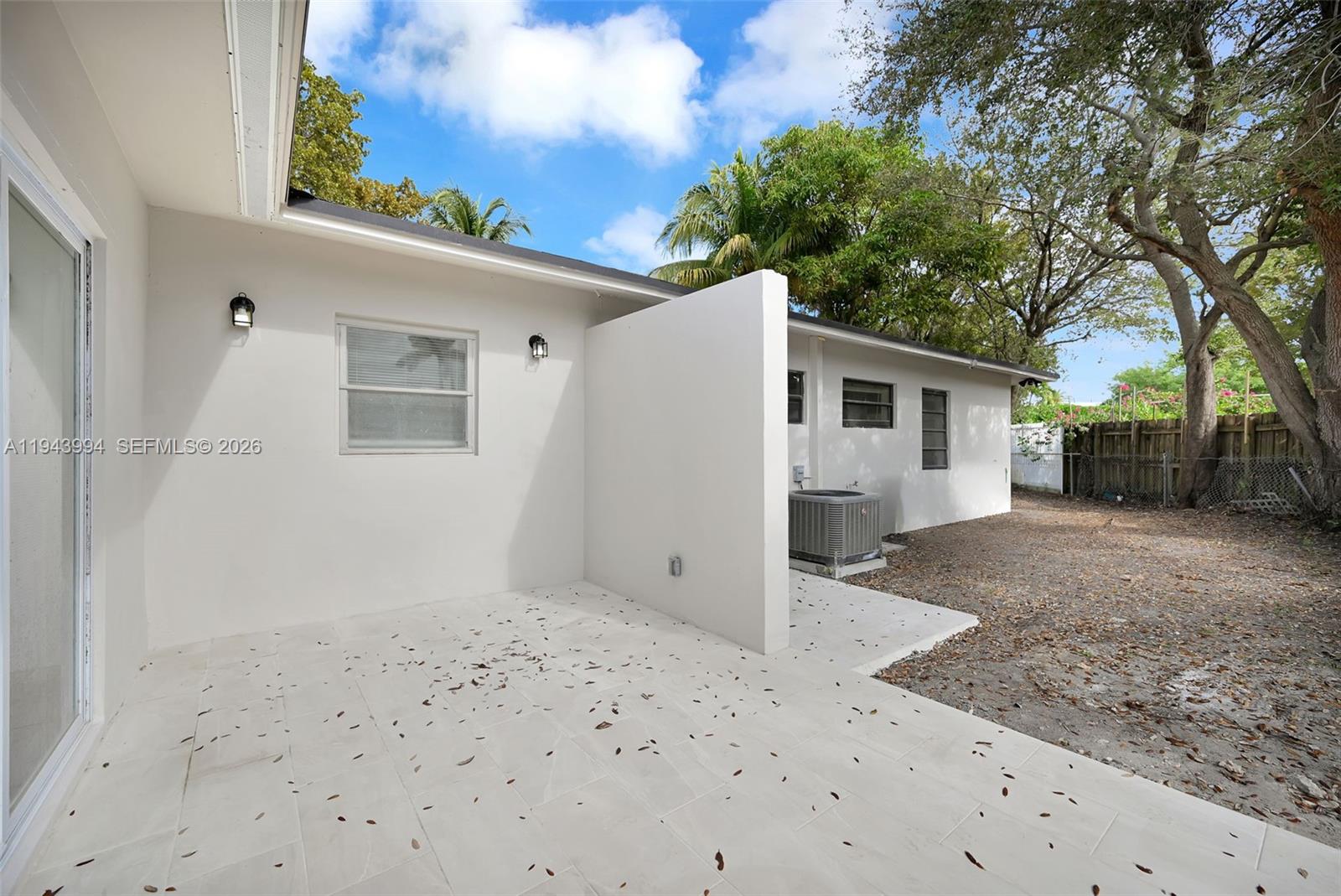 BISCAYNE COURT - Residential Income