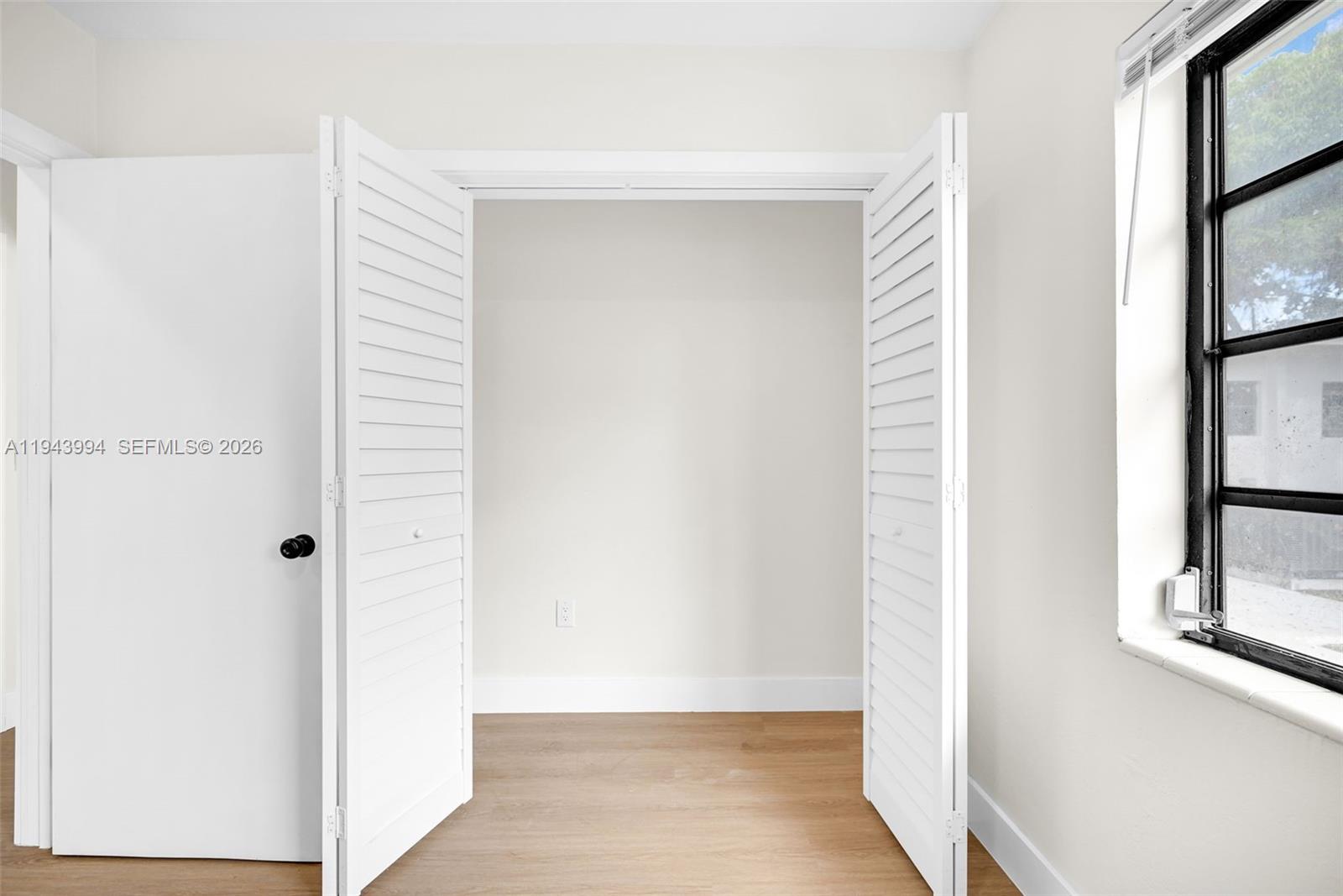 BISCAYNE COURT - Residential Income