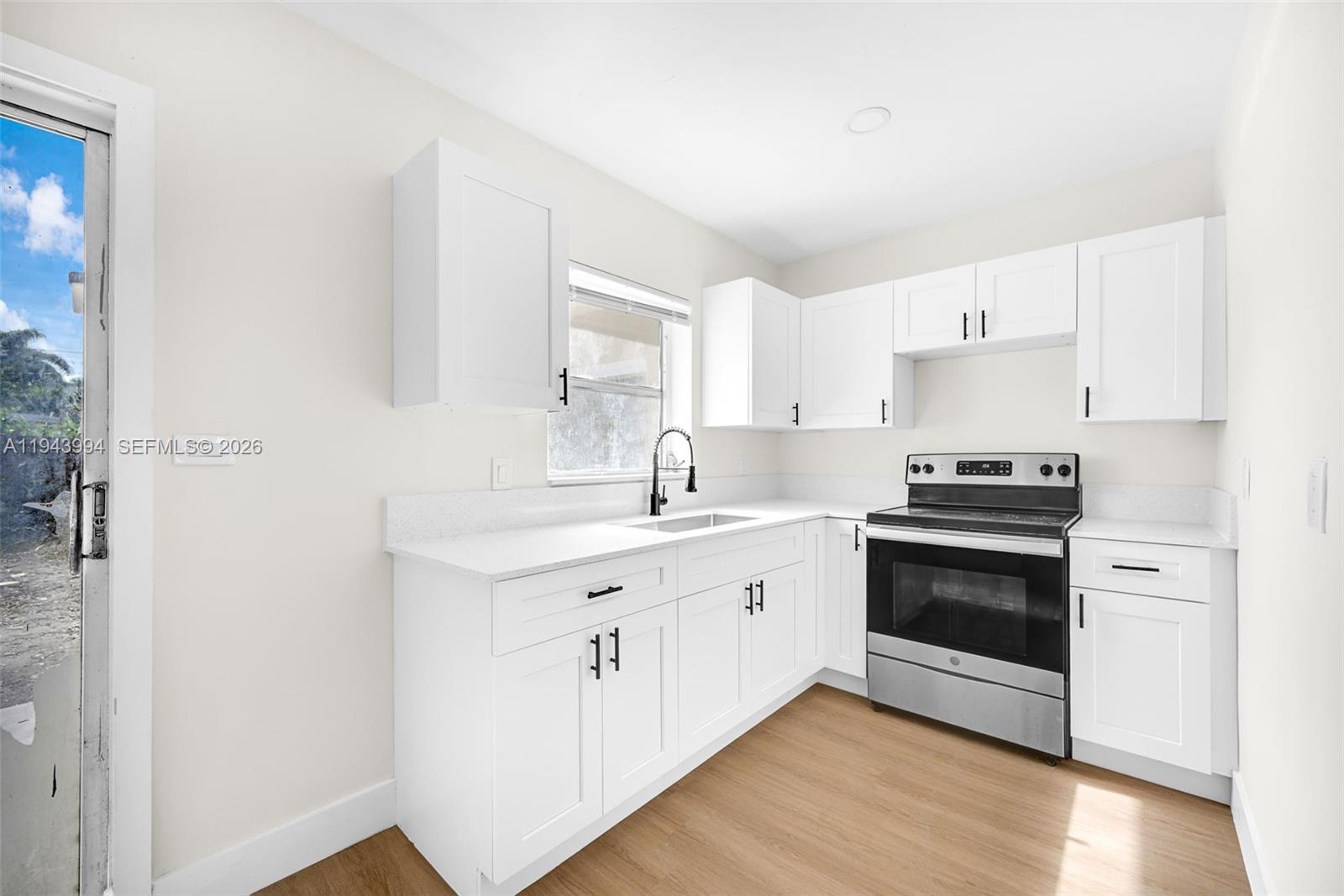 BISCAYNE COURT - Residential Income