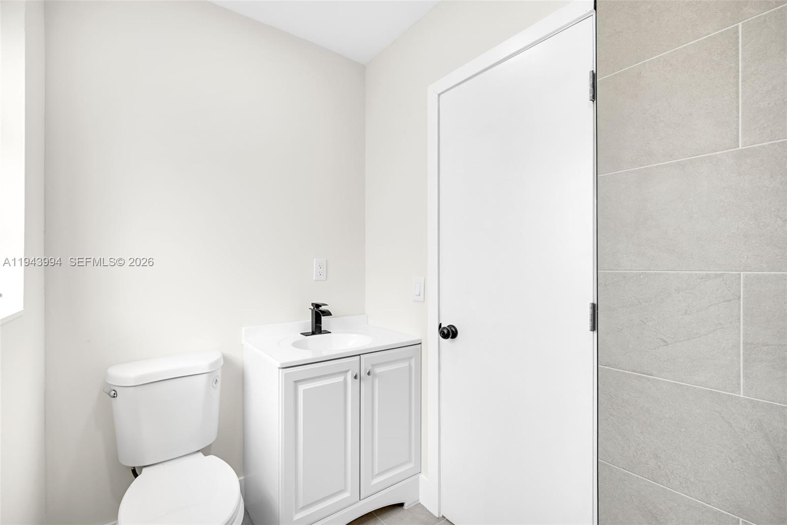 BISCAYNE COURT - Residential Income