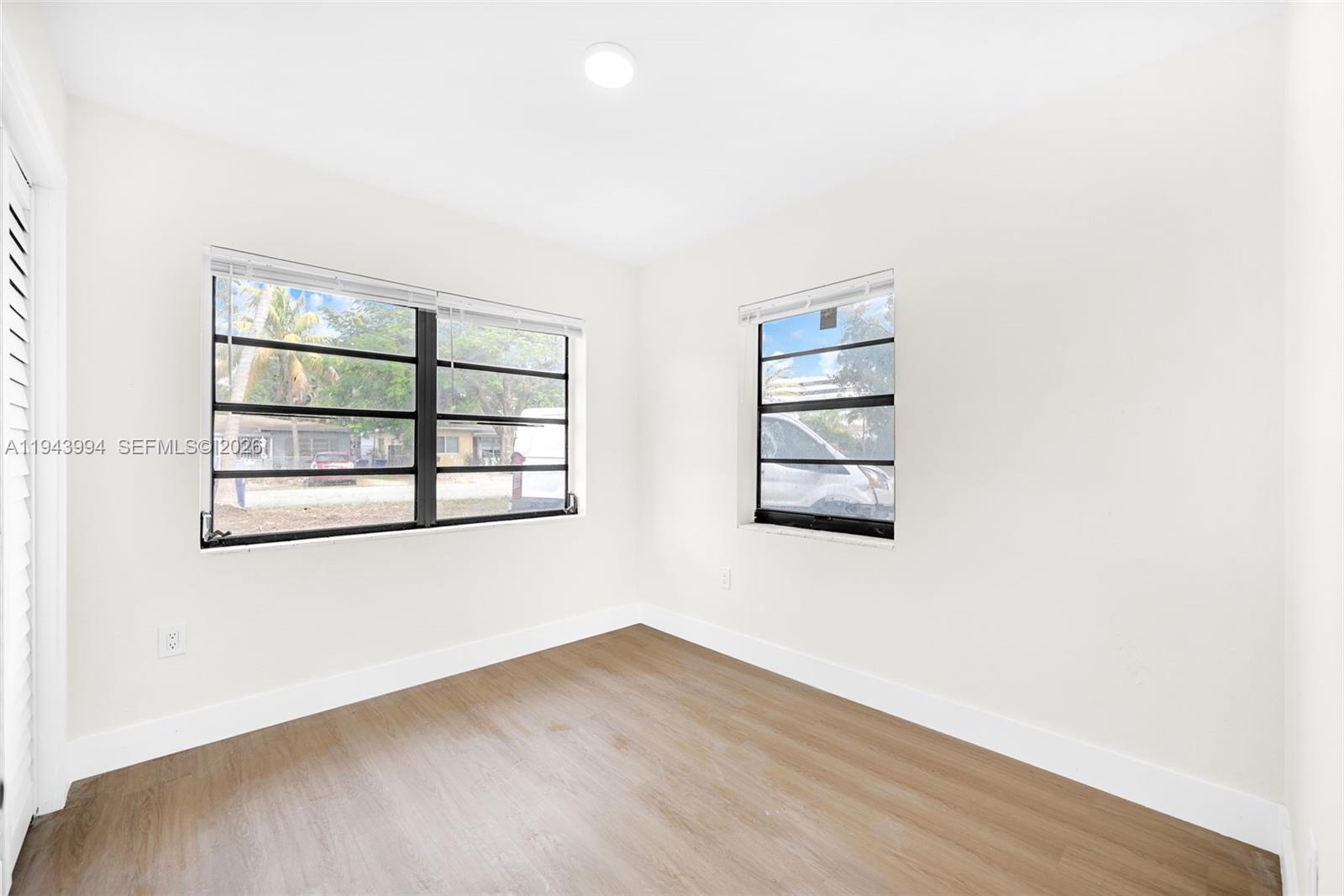 BISCAYNE COURT - Residential Income