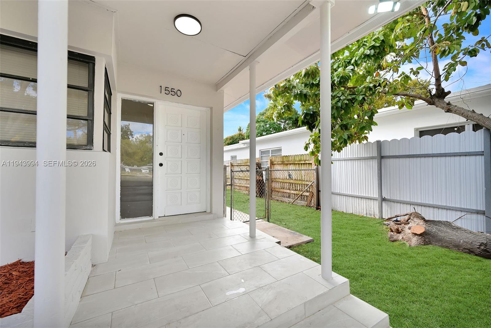 BISCAYNE COURT - Residential Income