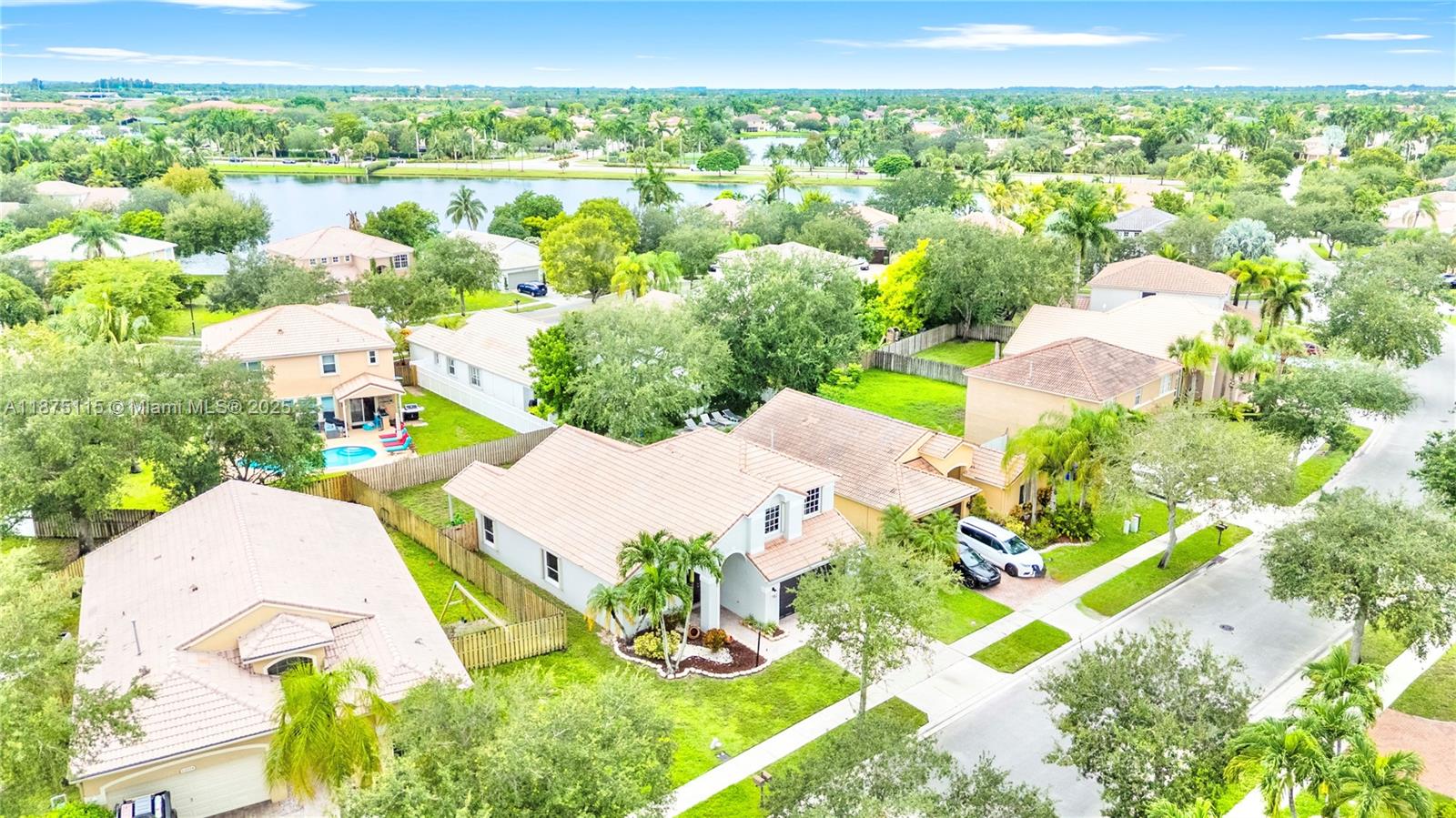 PEMBROKE FALLS 2 HERITAGE - Residential