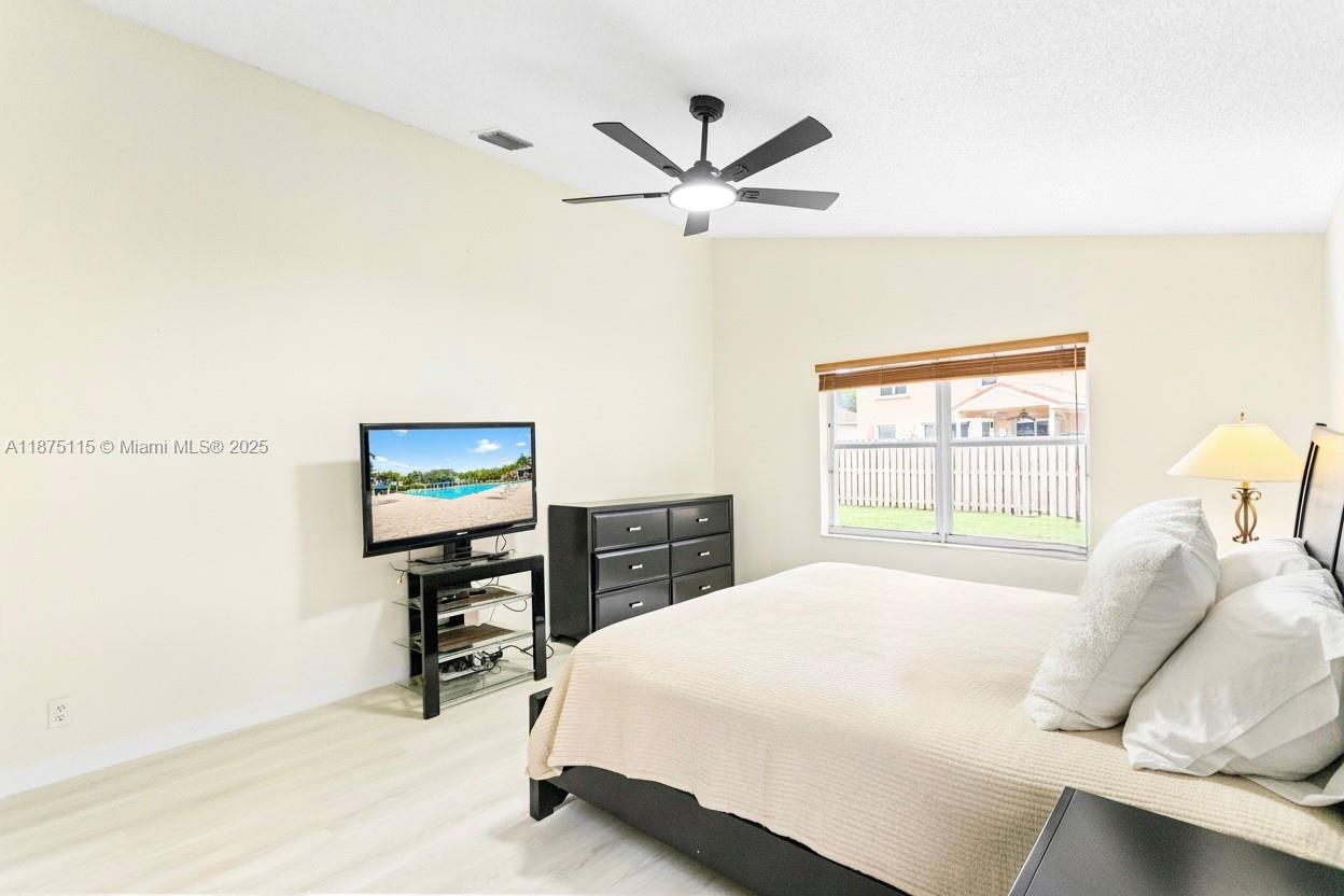 PEMBROKE FALLS 2 HERITAGE - Residential