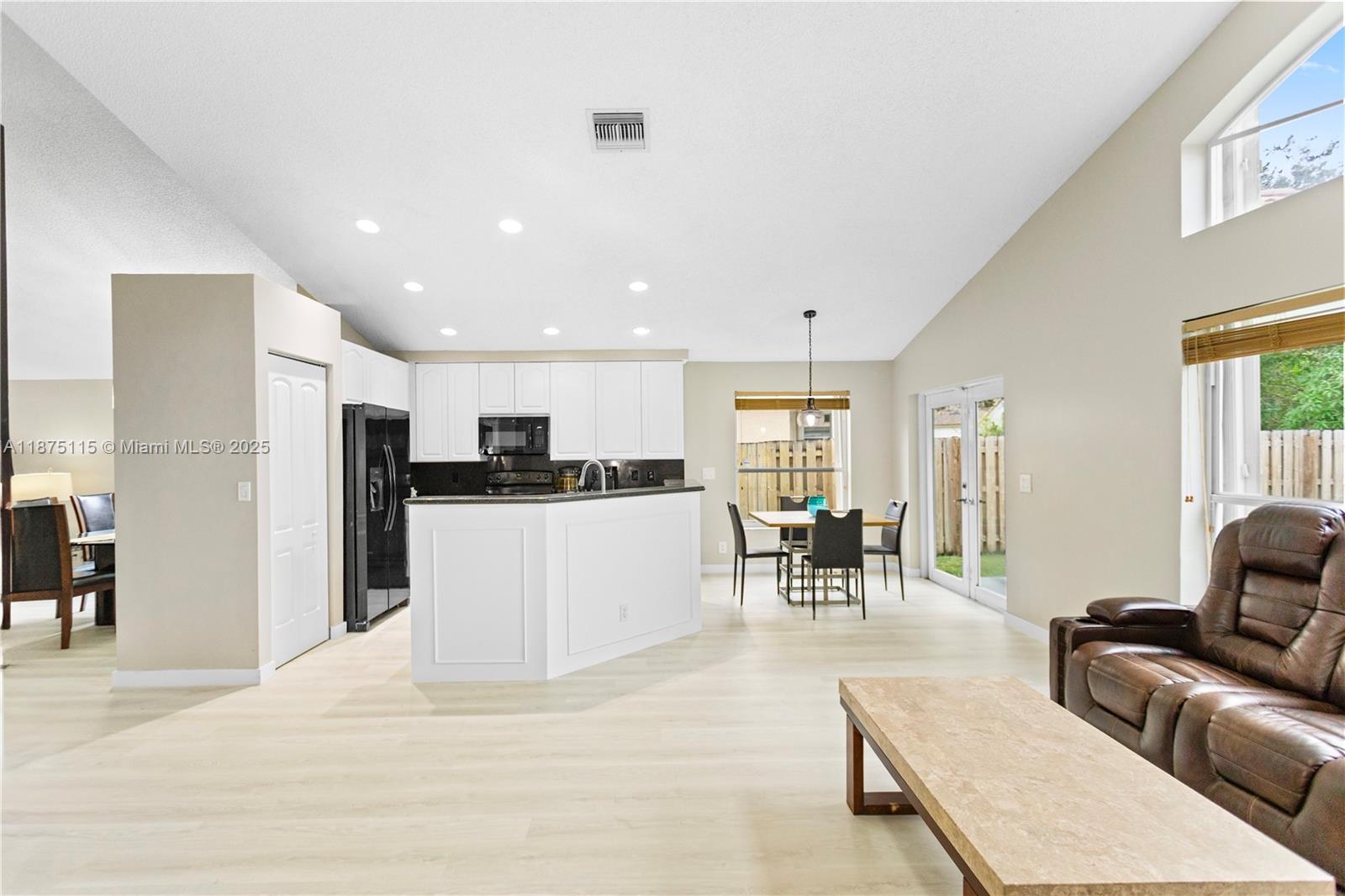 PEMBROKE FALLS 2 HERITAGE - Residential