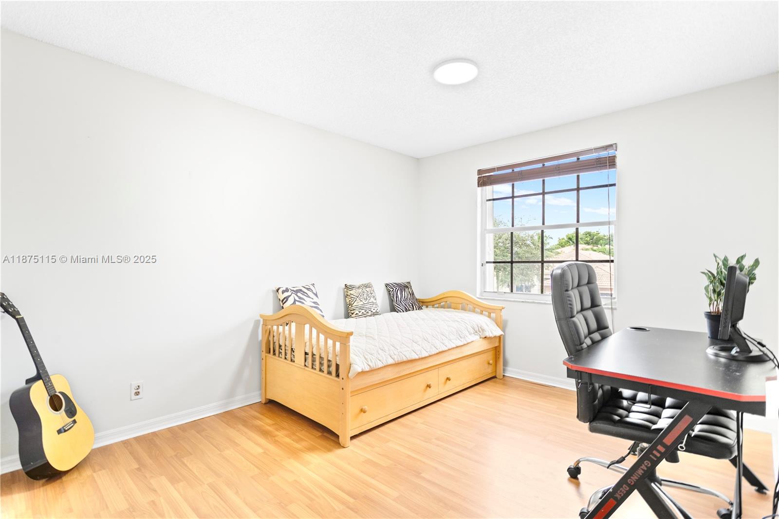 PEMBROKE FALLS 2 HERITAGE - Residential