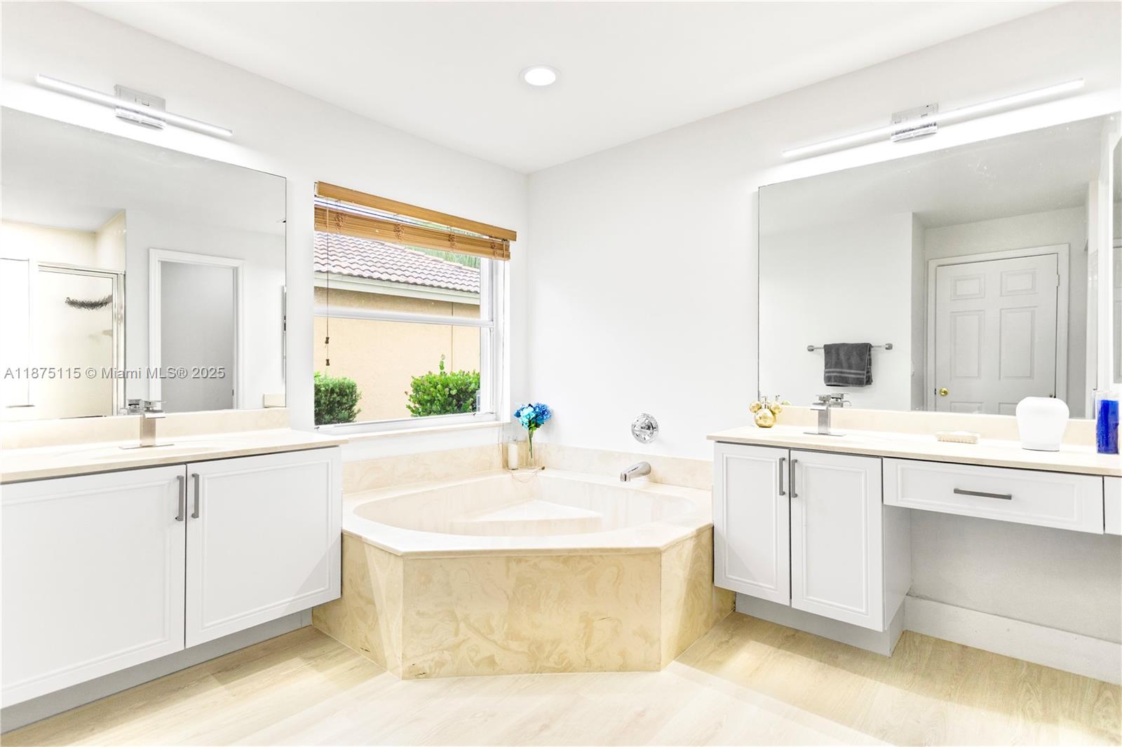 PEMBROKE FALLS 2 HERITAGE - Residential