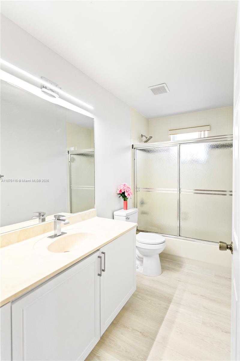 PEMBROKE FALLS 2 HERITAGE - Residential