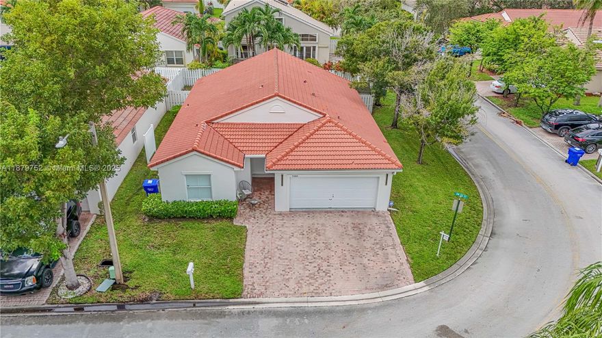 Completely Remodeled Home in Prestigious Gated Oakridge Community . This stunning 3-bedroom 2-bathroom residence with soaring vaulted ceilings has been fully remodeled and is move-in ready. Recent upgrades include: Brand new kitchen with modern finishes, fully updated bathrooms, all new appliances, stylish modern flooring throughout, spacious backyard, perfect for relaxing or entertaining. Has room for a pool! Located in the highly desirable Oakridge community, offering 24/7 security, a family-friendly atmosphere, and walking distance to your house of worship. Currently tenant-occupied and available for occupancy February 1st. Don’t miss the opportunity to own this one-of-a-kind home!