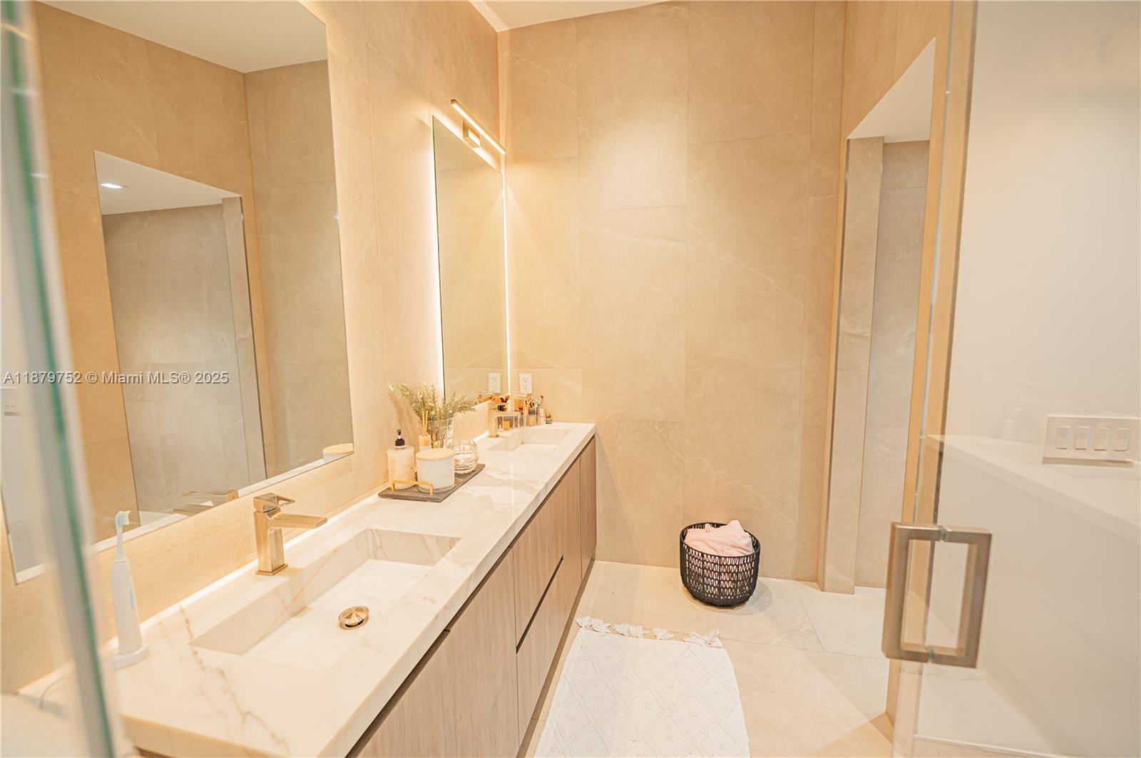 BANYAN OAKRIDGE PLAT - Residential