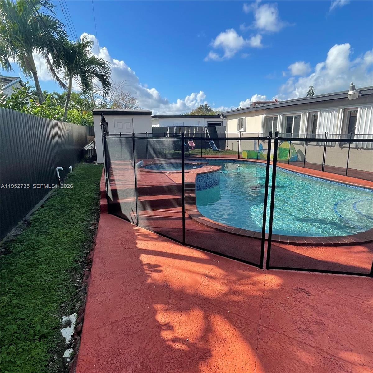 CORAL PARK ESTATES SEC 5 - Residential