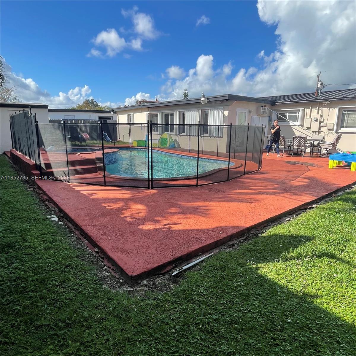 CORAL PARK ESTATES SEC 5 - Residential