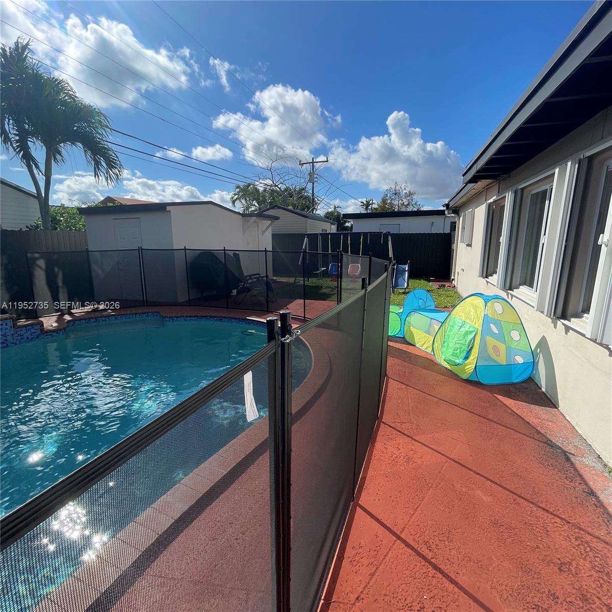 CORAL PARK ESTATES SEC 5 - Residential