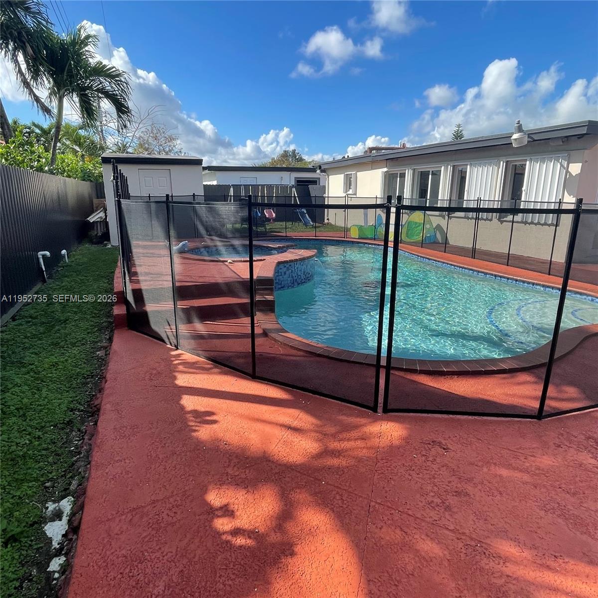 CORAL PARK ESTATES SEC 5 - Residential