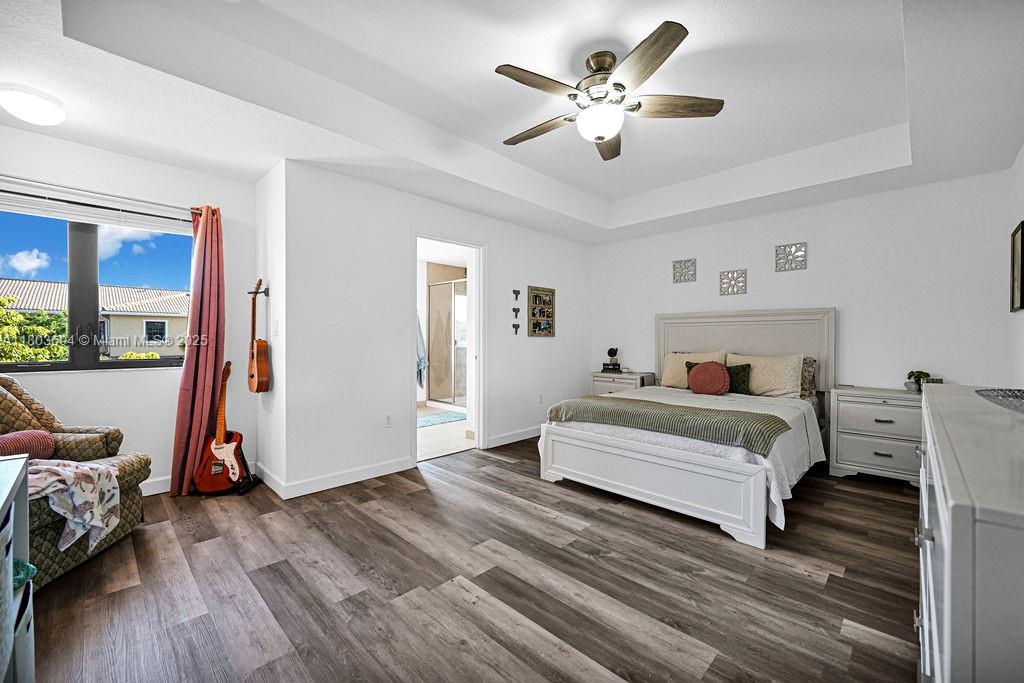 CHAMPION LAKES - Residential