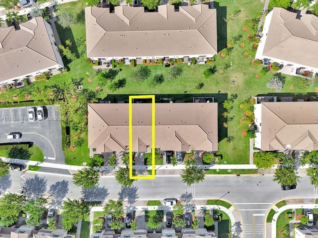 CHAMPION LAKES - Residential