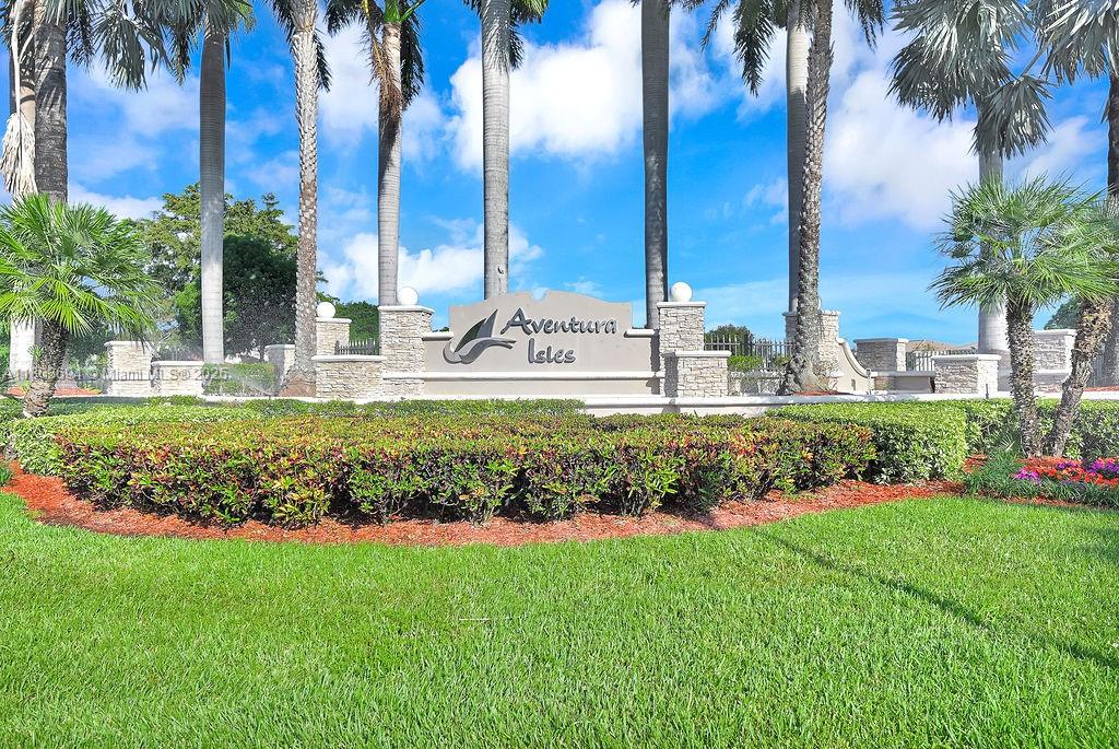 CHAMPION LAKES - Residential