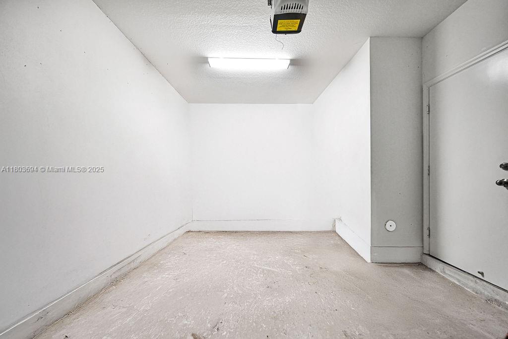 CHAMPION LAKES - Residential