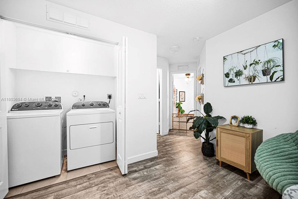 CHAMPION LAKES - Residential