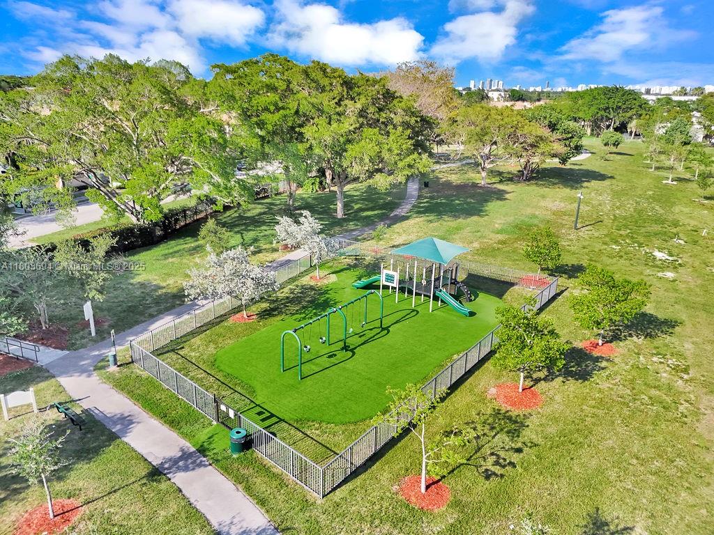 CHAMPION LAKES - Residential