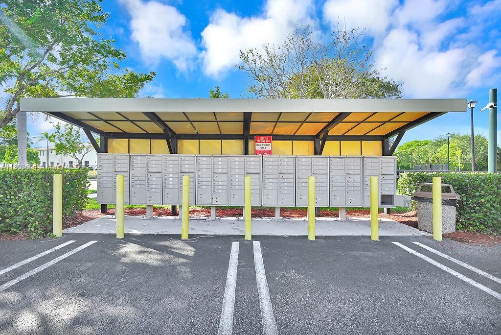 CHAMPION LAKES - Residential