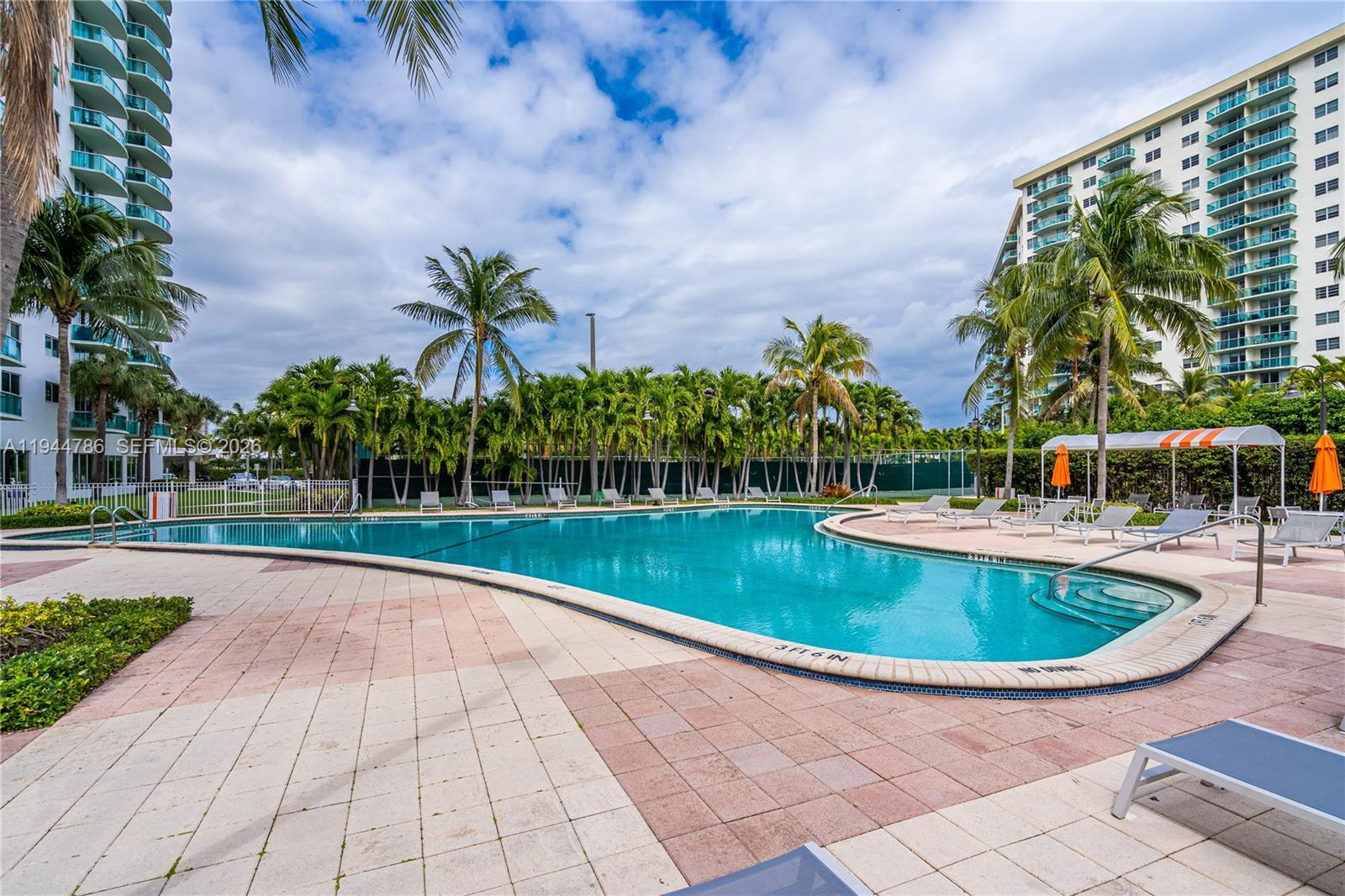 OCEANVIEW BUILDING B COND - Residential