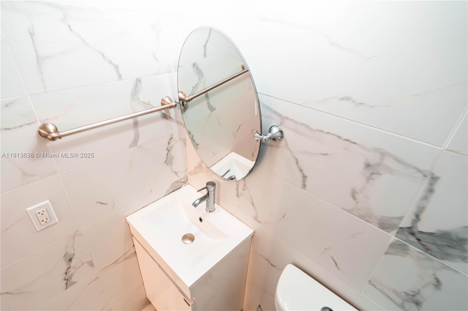 IMPERIAL TOWERS CONDO - Residential