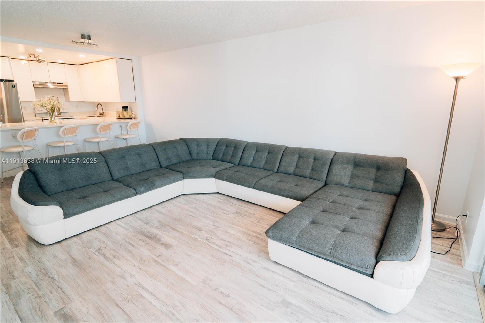 IMPERIAL TOWERS CONDO - Residential