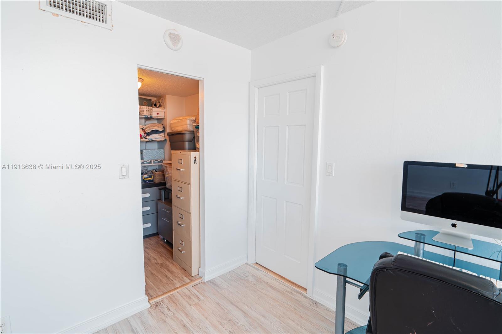 IMPERIAL TOWERS CONDO - Residential