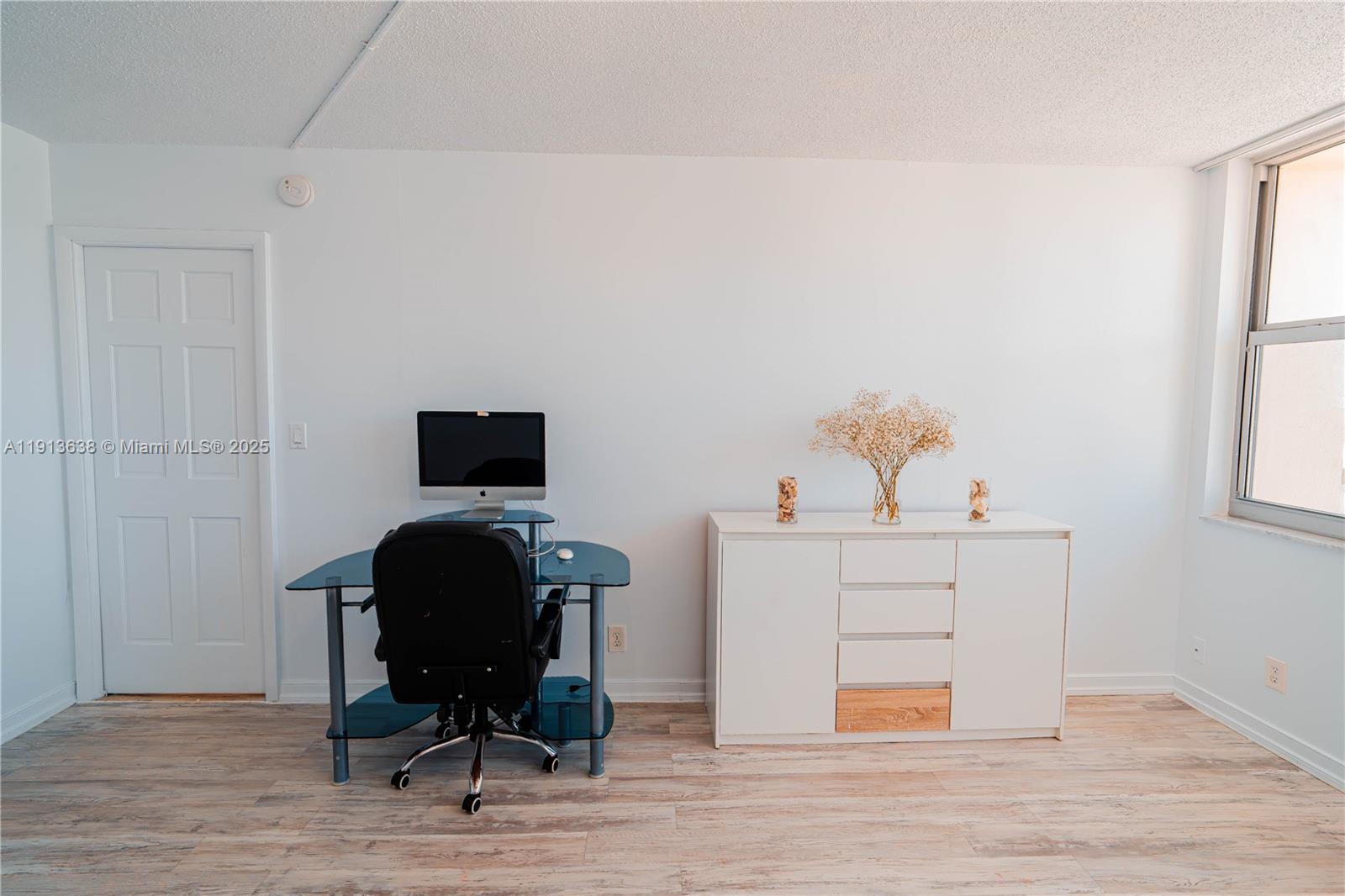 IMPERIAL TOWERS CONDO - Residential