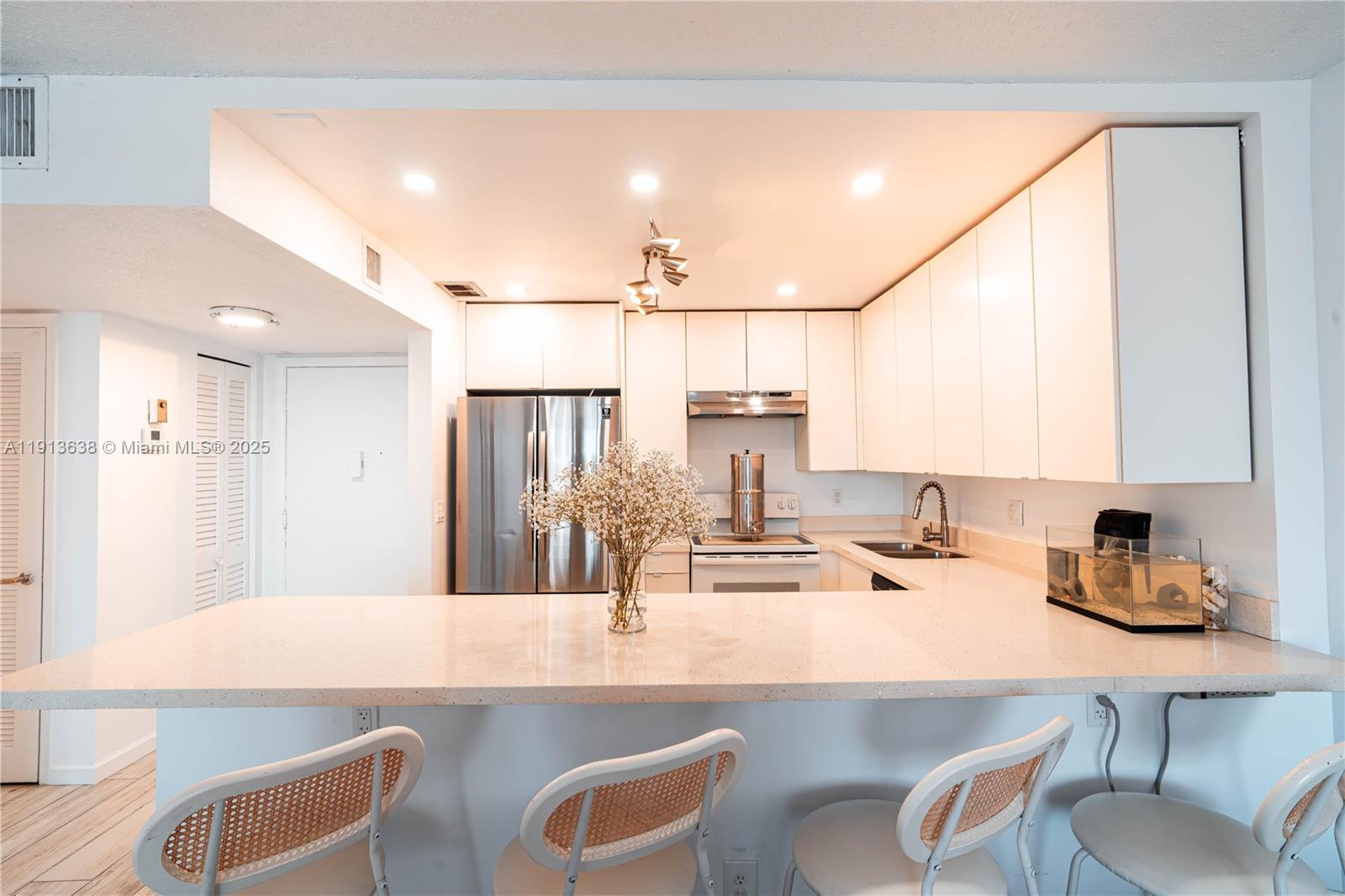 IMPERIAL TOWERS CONDO - Residential