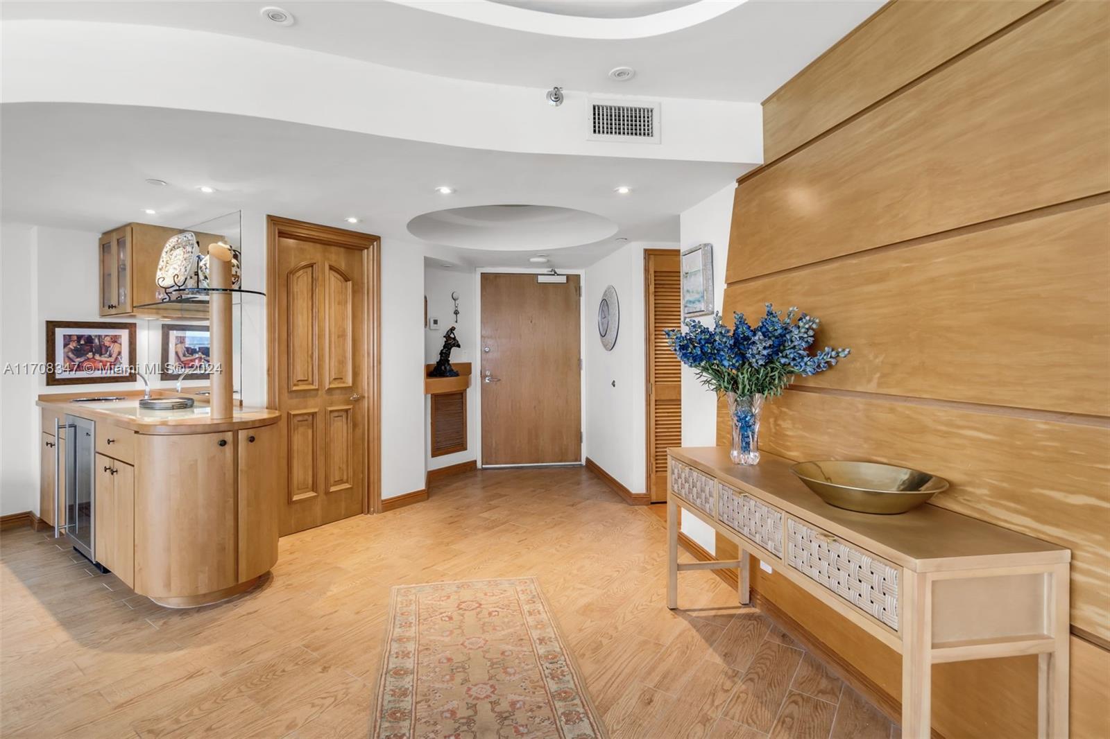 16485 Collins Ave 2236