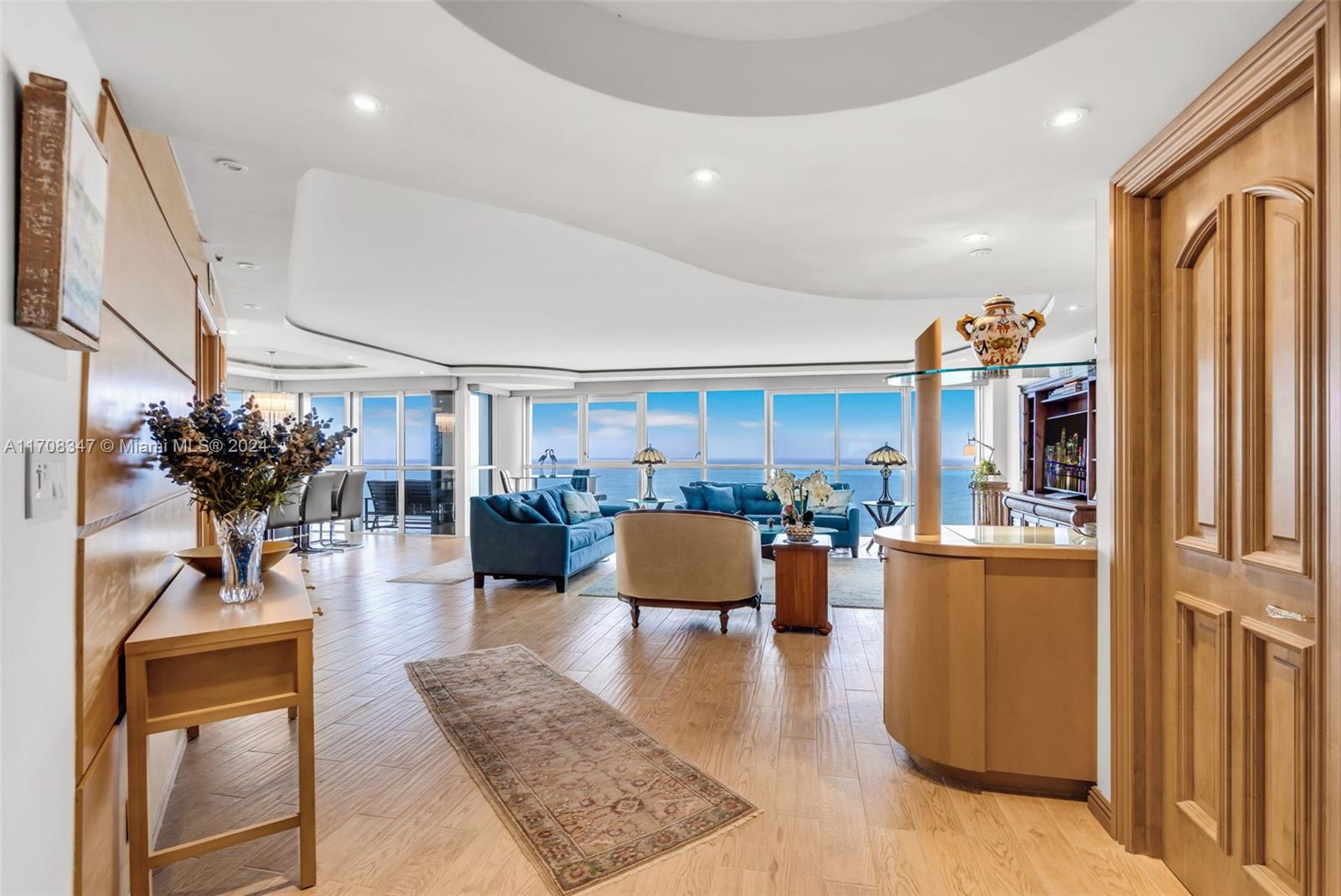 16485 Collins Ave 2236