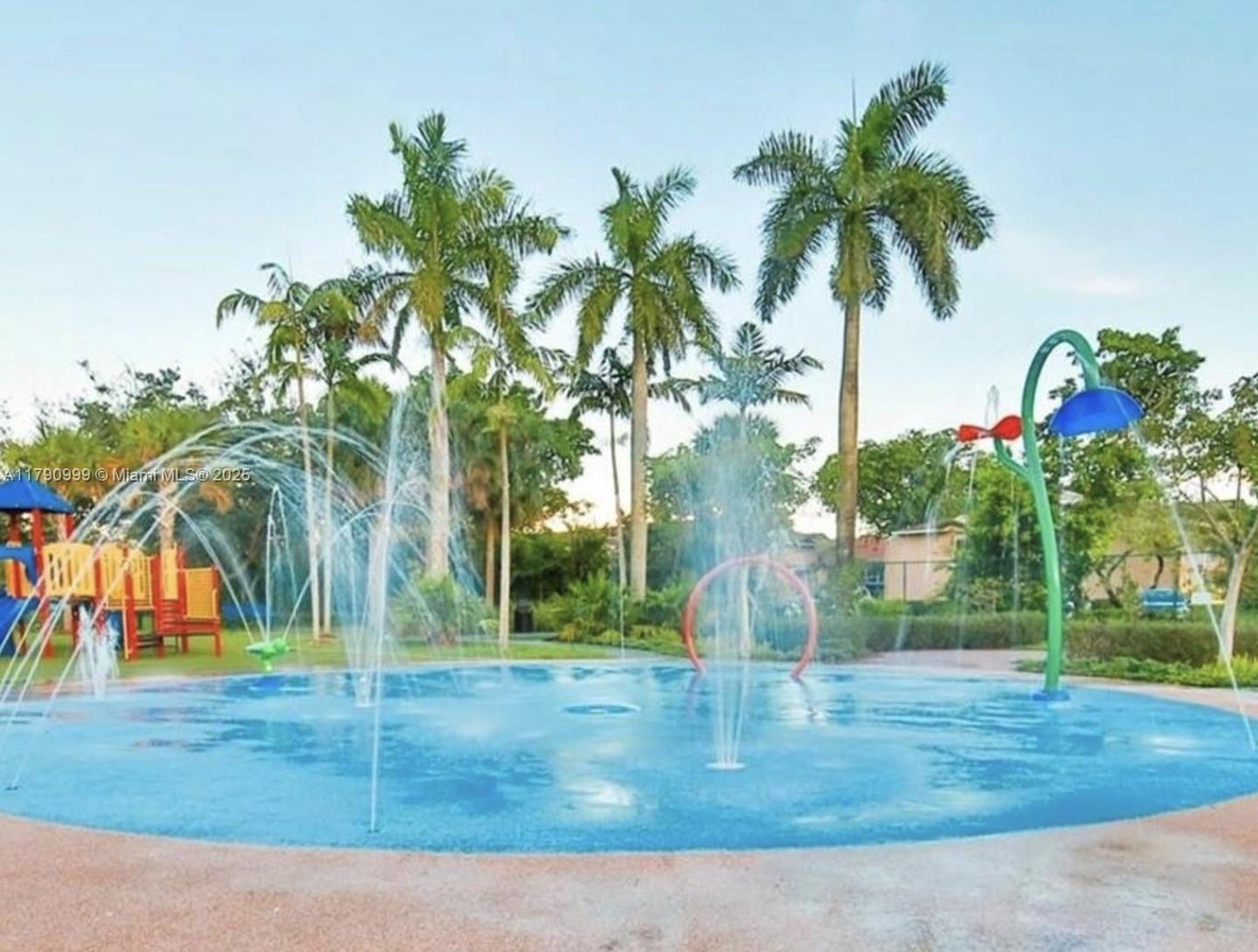 DORAL HOUSE CONDO NO 3 - Residential