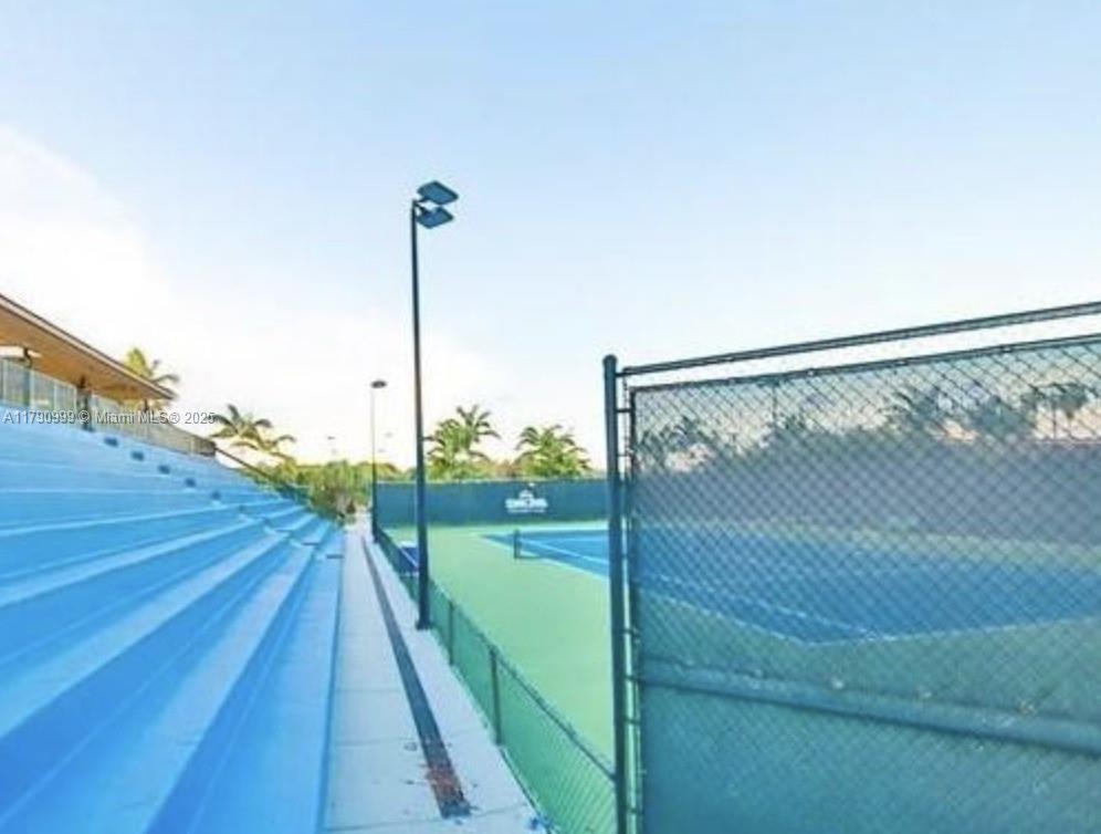 DORAL HOUSE CONDO NO 3 - Residential