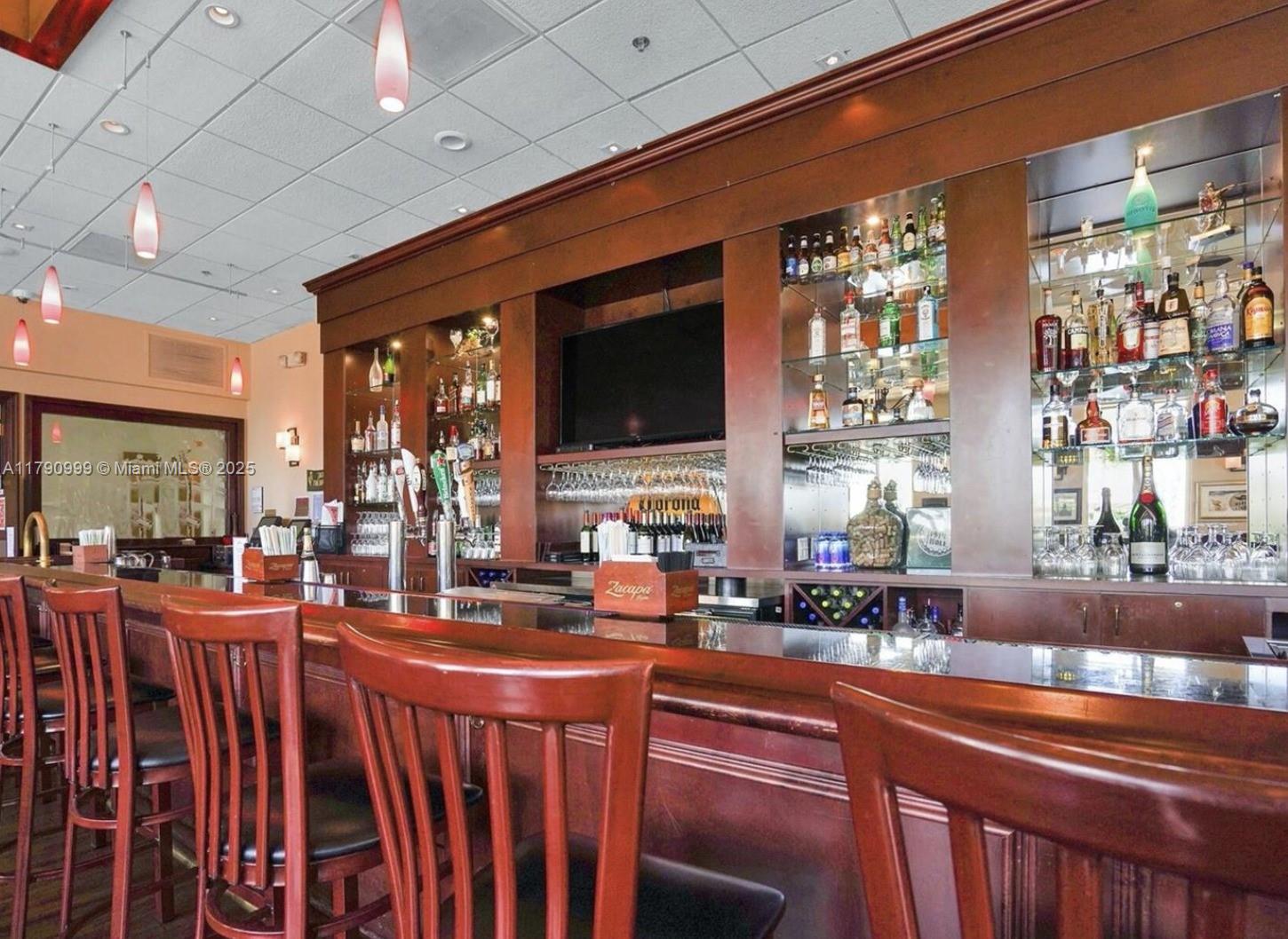 DORAL HOUSE CONDO NO 3 - Residential