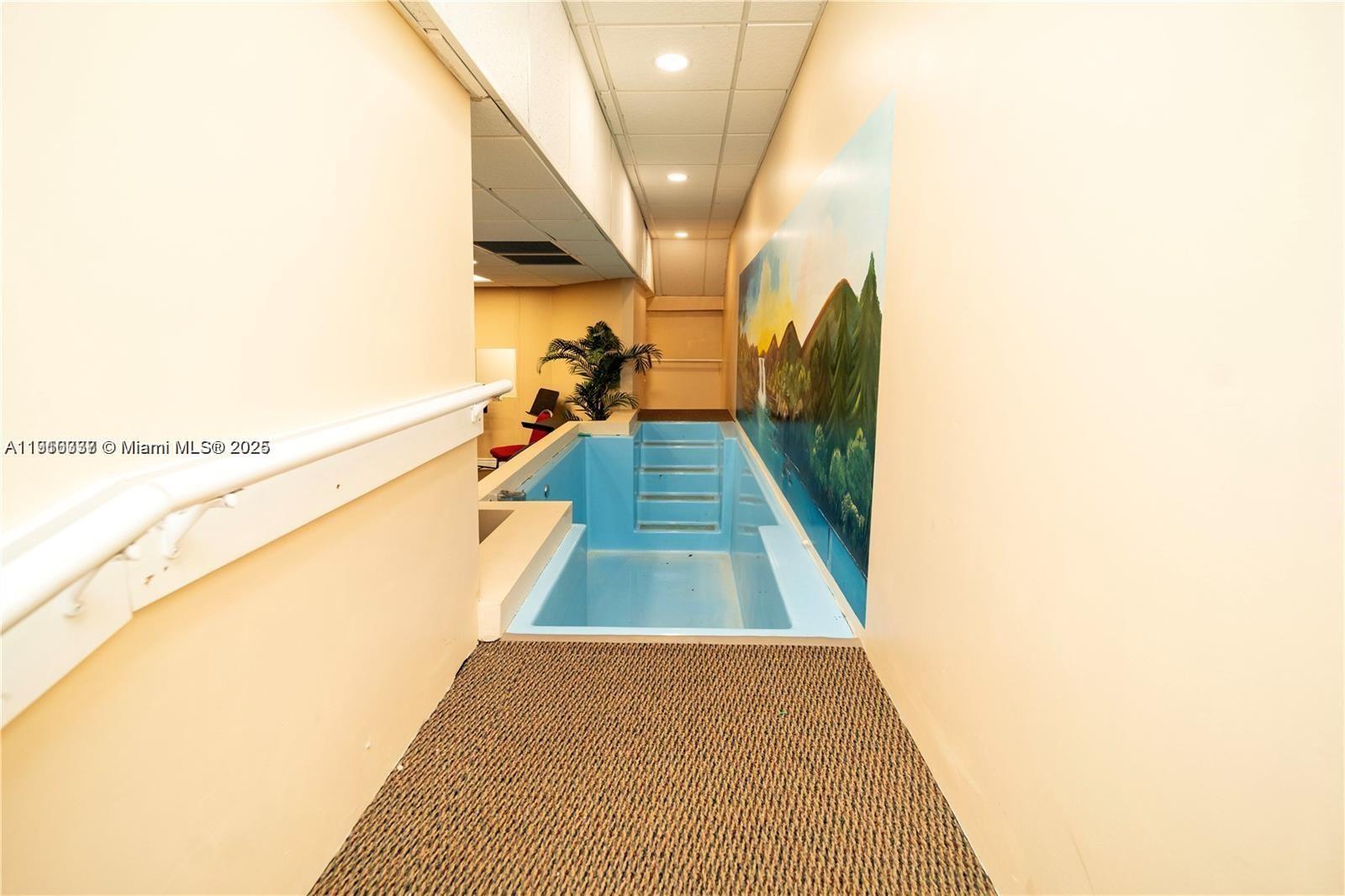 6180 NW 11th St 25-4