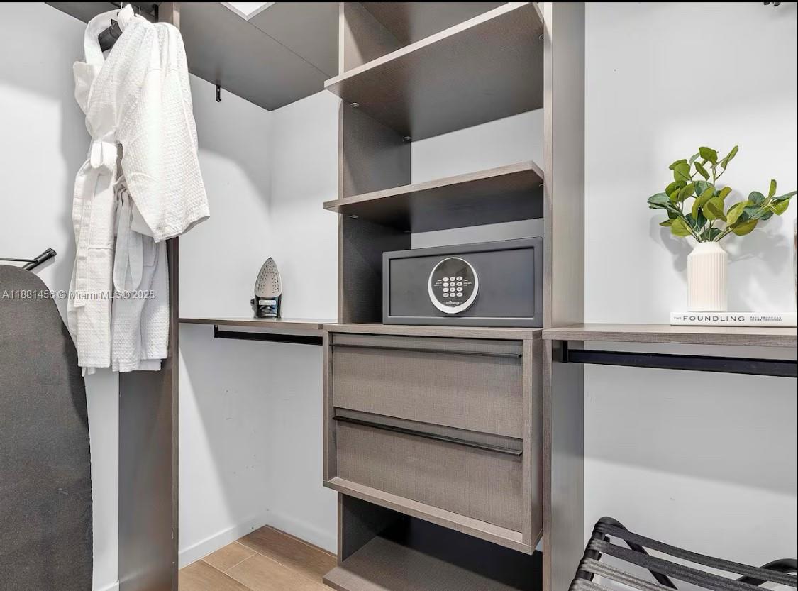 MAP OF MIAMI DADE CO. FL. - Residential