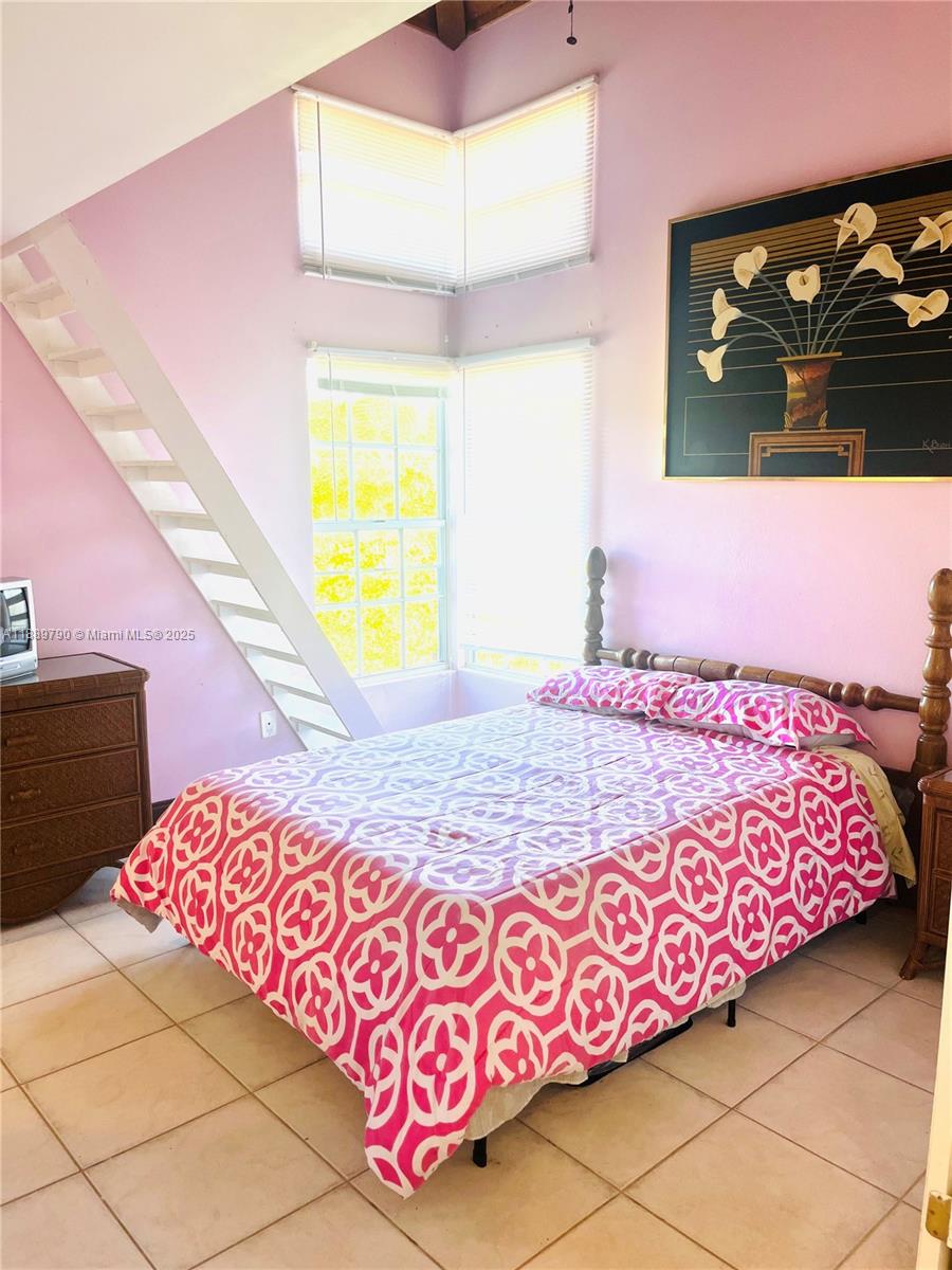 HARBOR SHORES - Residential Lease