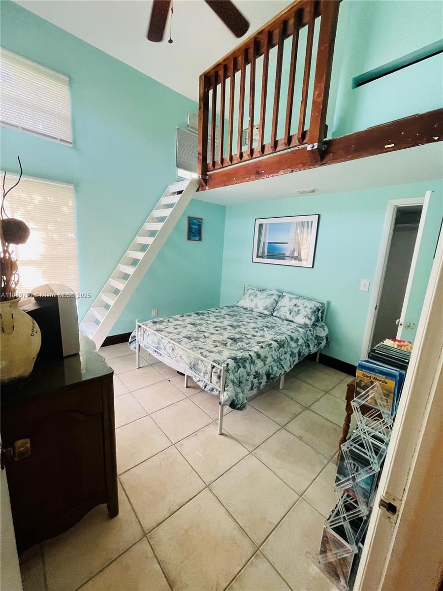 HARBOR SHORES - Residential Lease