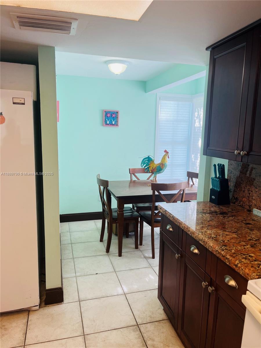 HARBOR SHORES - Residential Lease